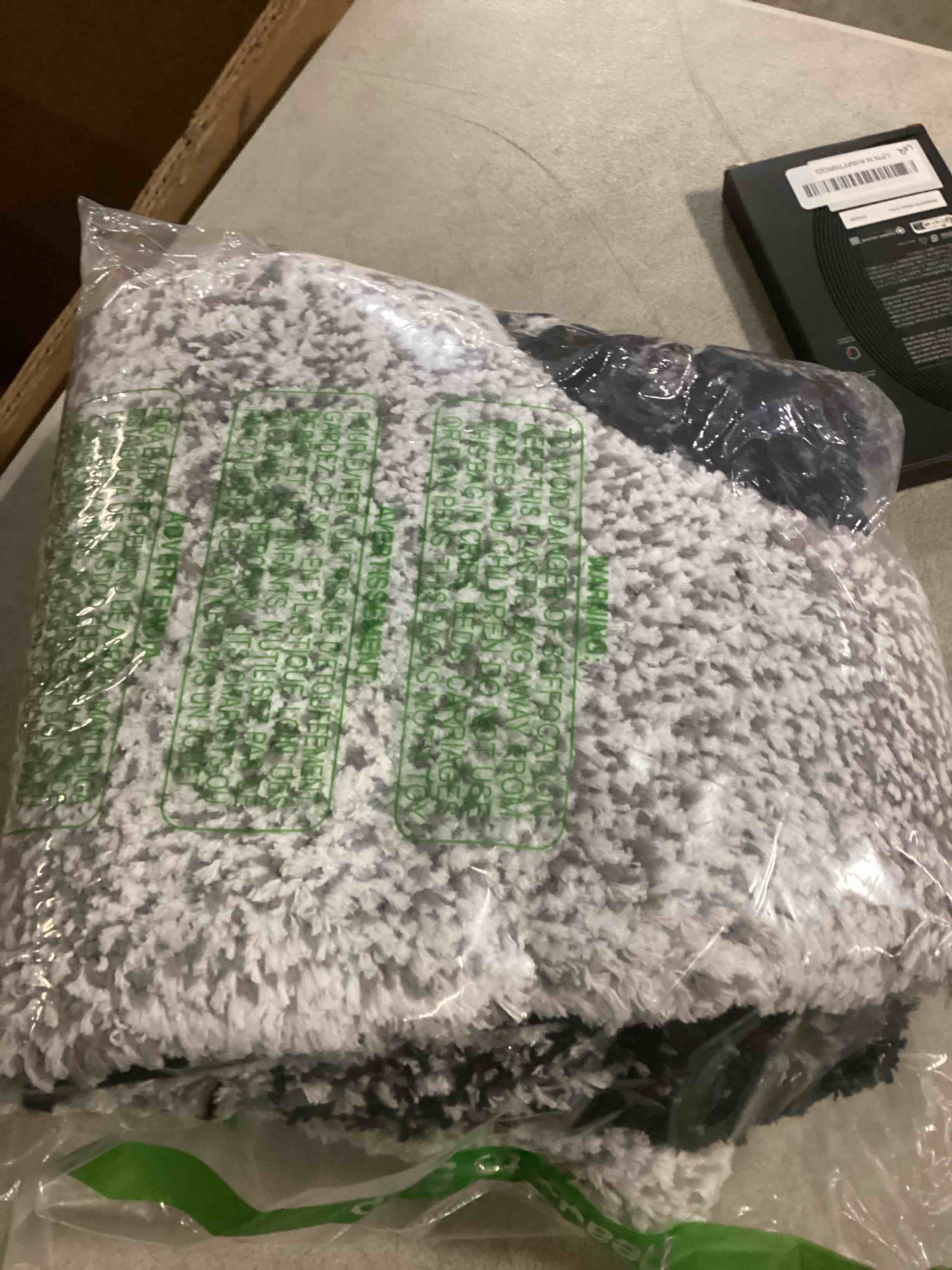https://s3.amazonaws.com/lotting-images-prod/bidfta/YEL6721434_1736451370056.jpeg