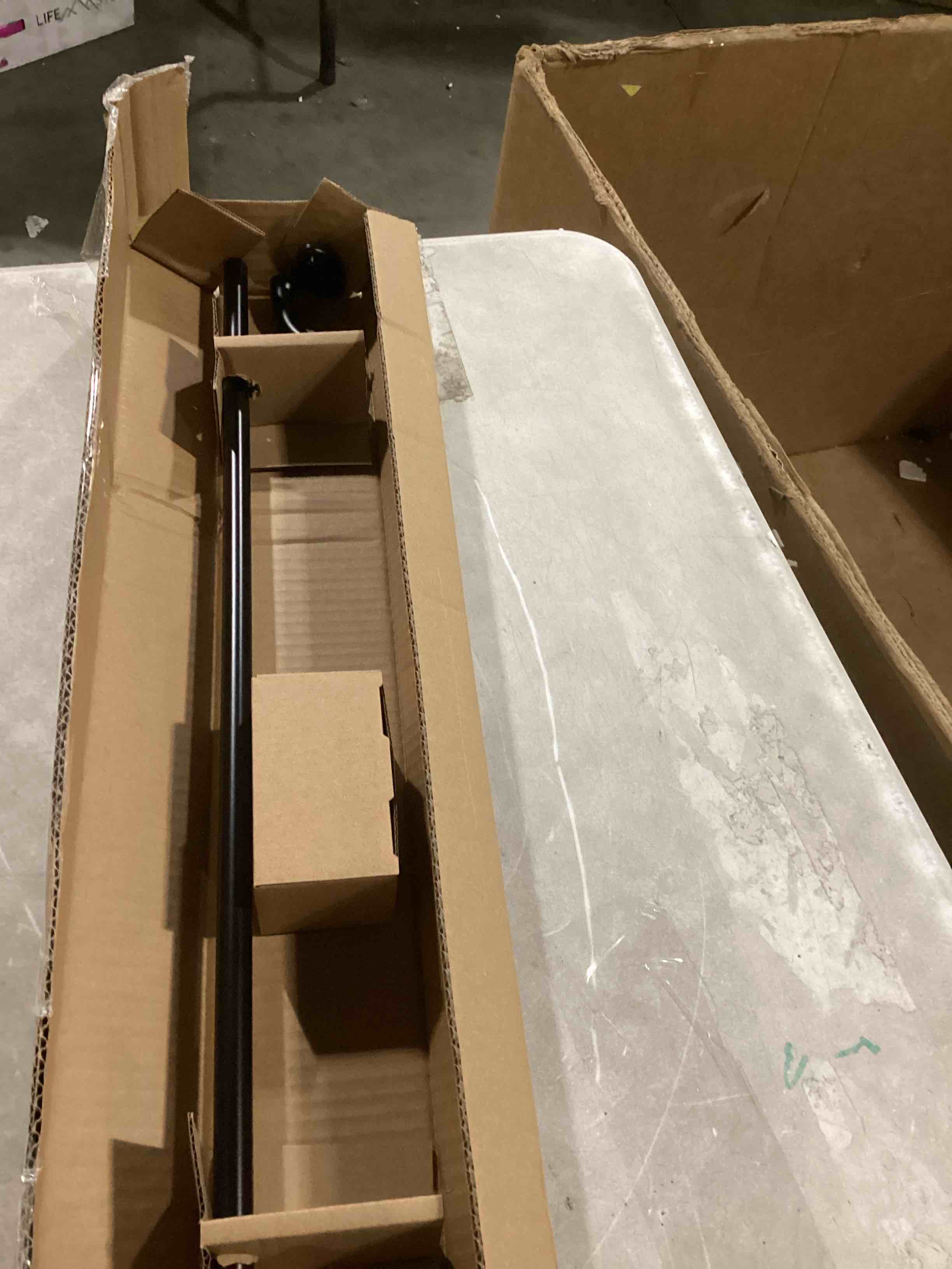 https://s3.amazonaws.com/lotting-images-prod/bidfta/YEL6722237_1732304264147.jpeg