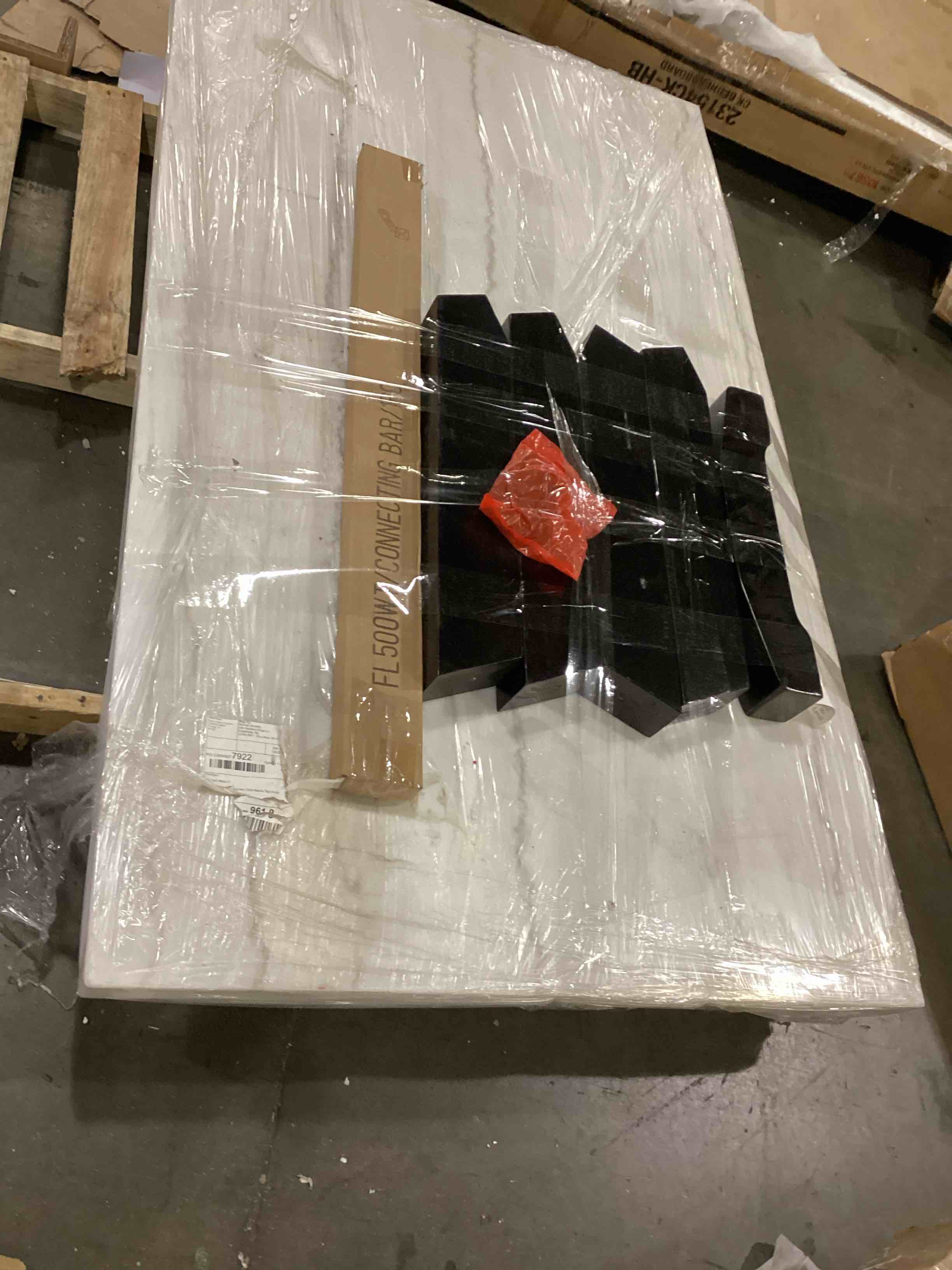 https://s3.amazonaws.com/lotting-images-prod/bidfta/YEL6722297_1732551949746.jpeg