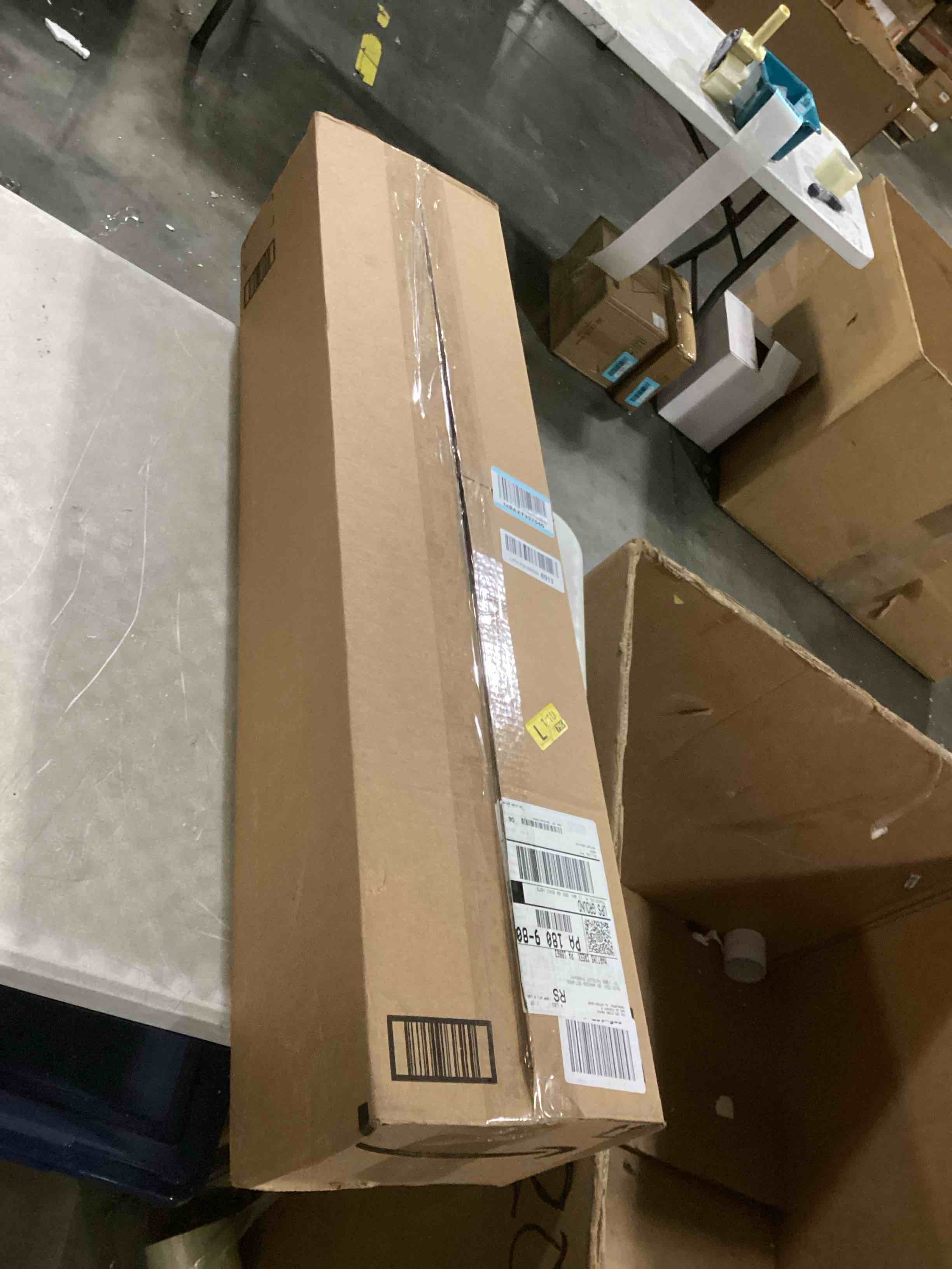 https://s3.amazonaws.com/lotting-images-prod/bidfta/YEL6722408_1732884032627.jpeg