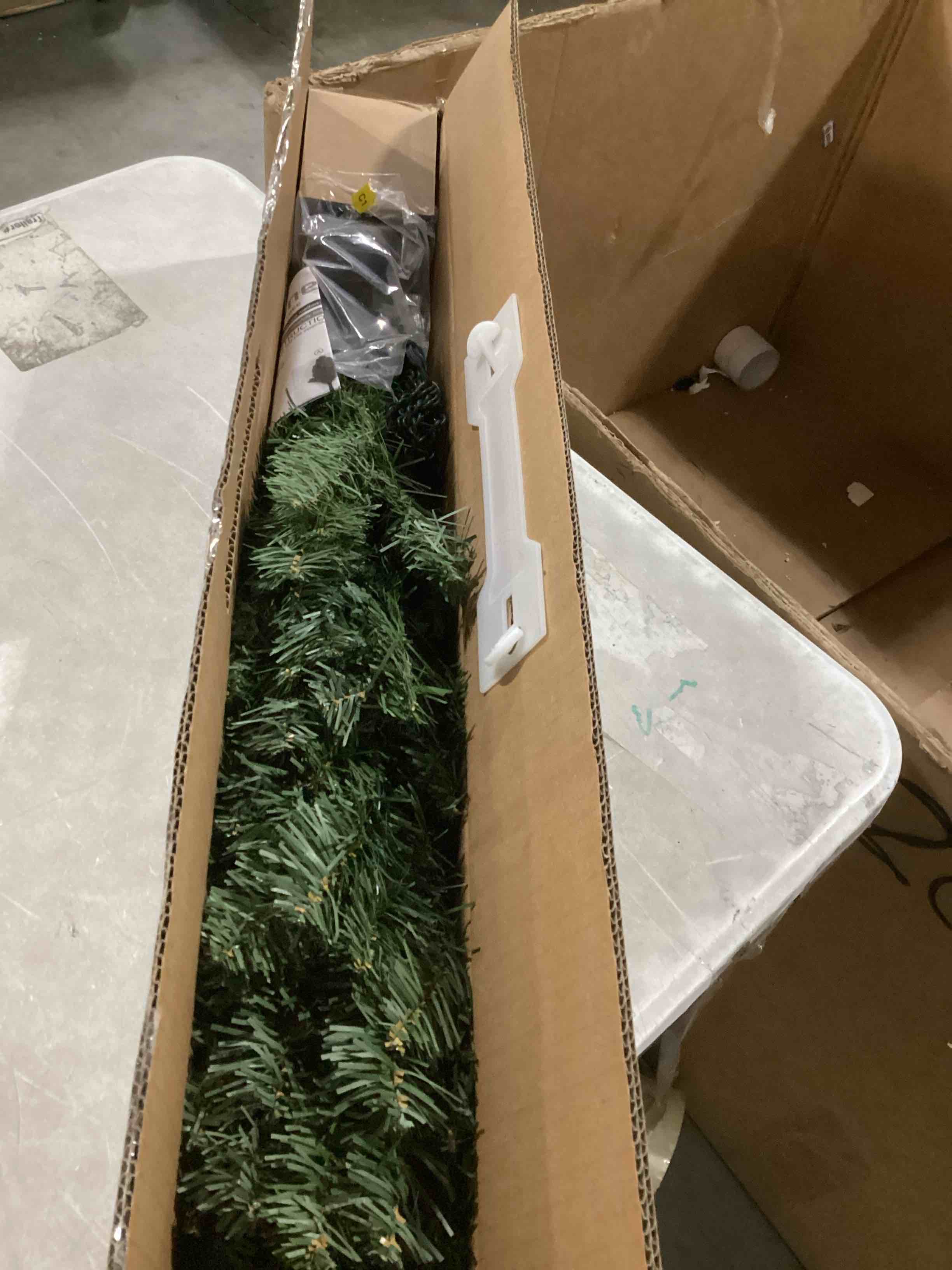 https://s3.amazonaws.com/lotting-images-prod/bidfta/YEL6722408_1732884075210.jpeg