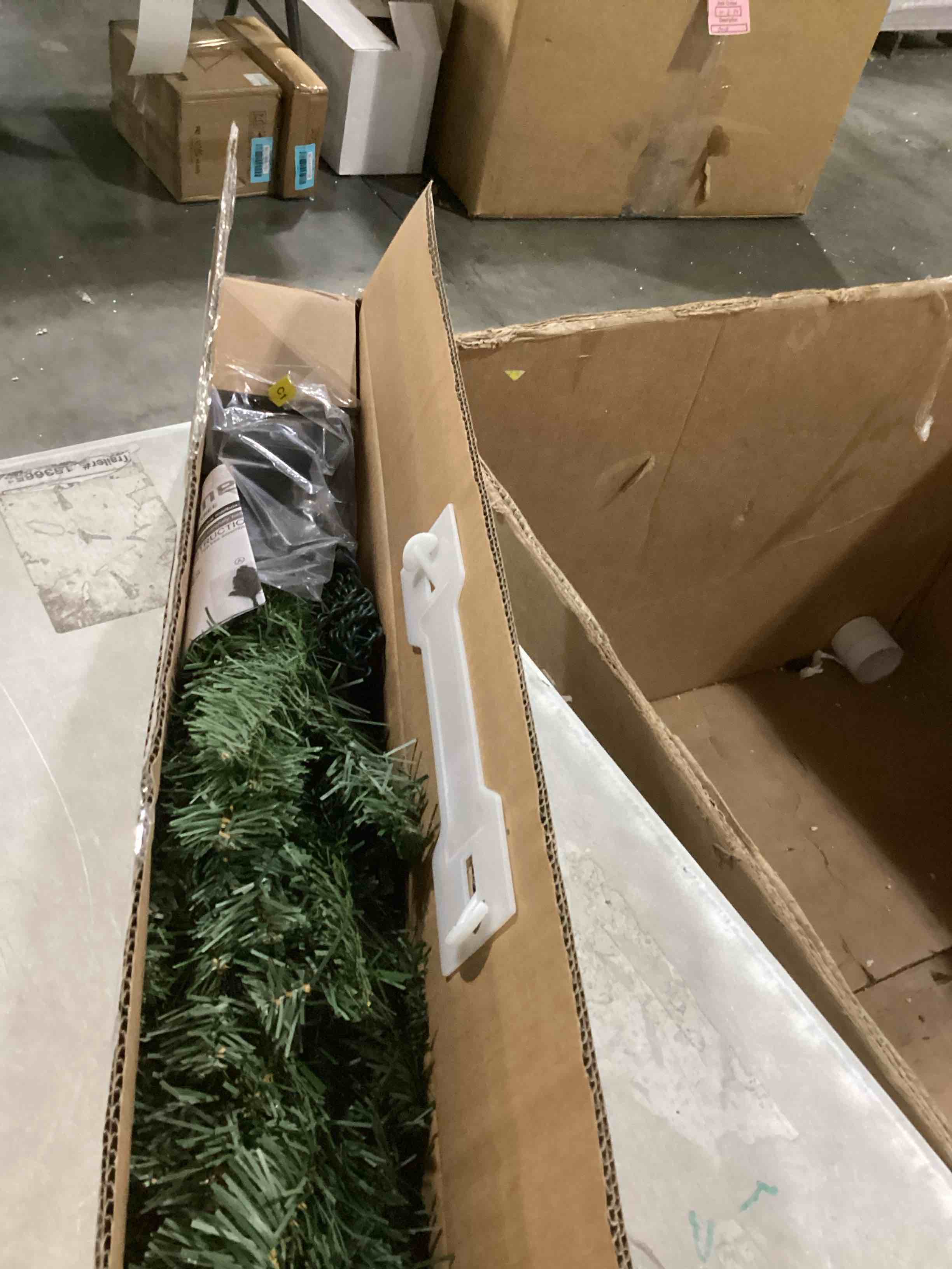 https://s3.amazonaws.com/lotting-images-prod/bidfta/YEL6722408_1732884084071.jpeg