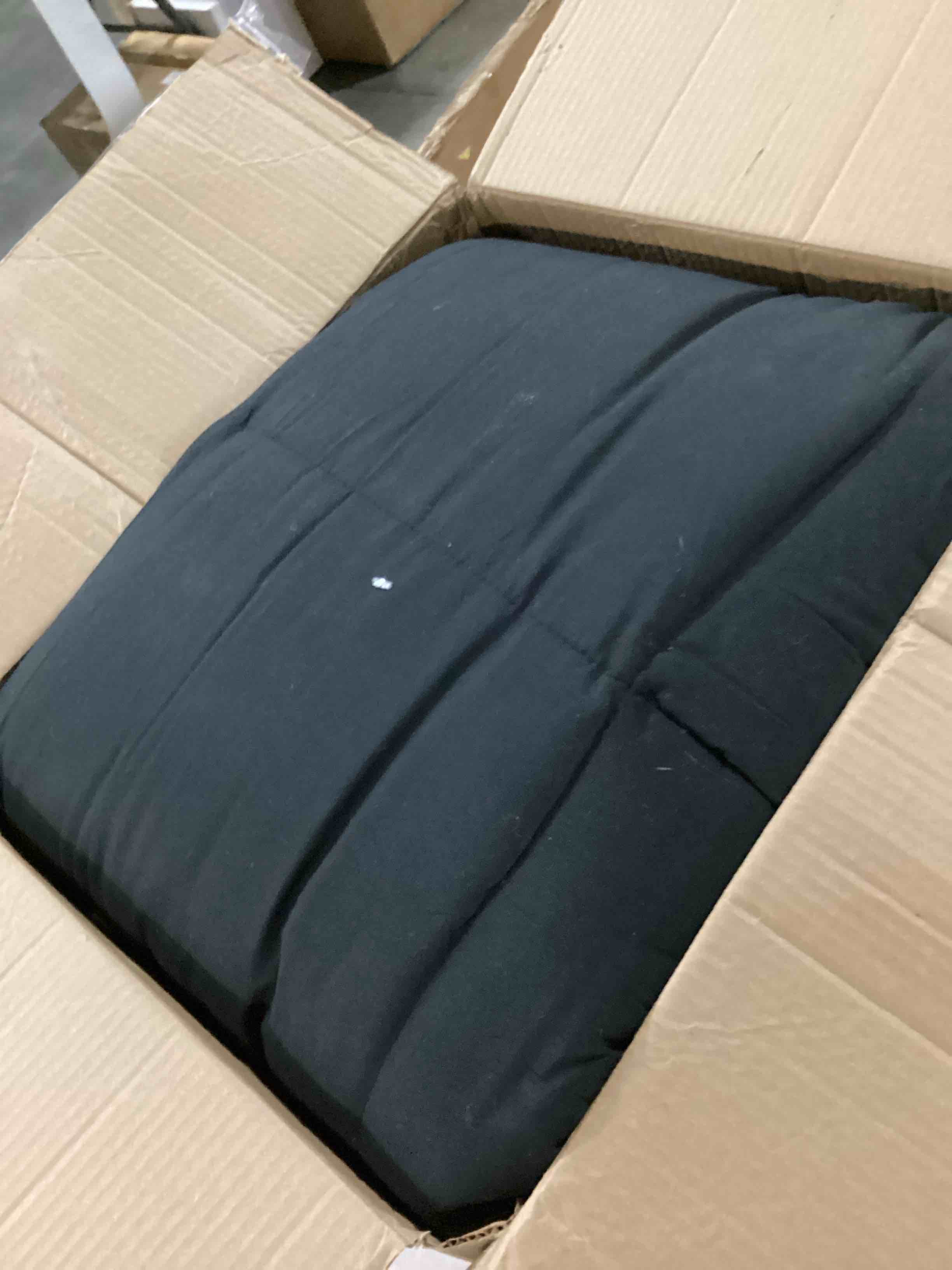https://s3.amazonaws.com/lotting-images-prod/bidfta/YEL6722496_1732896012114.jpeg