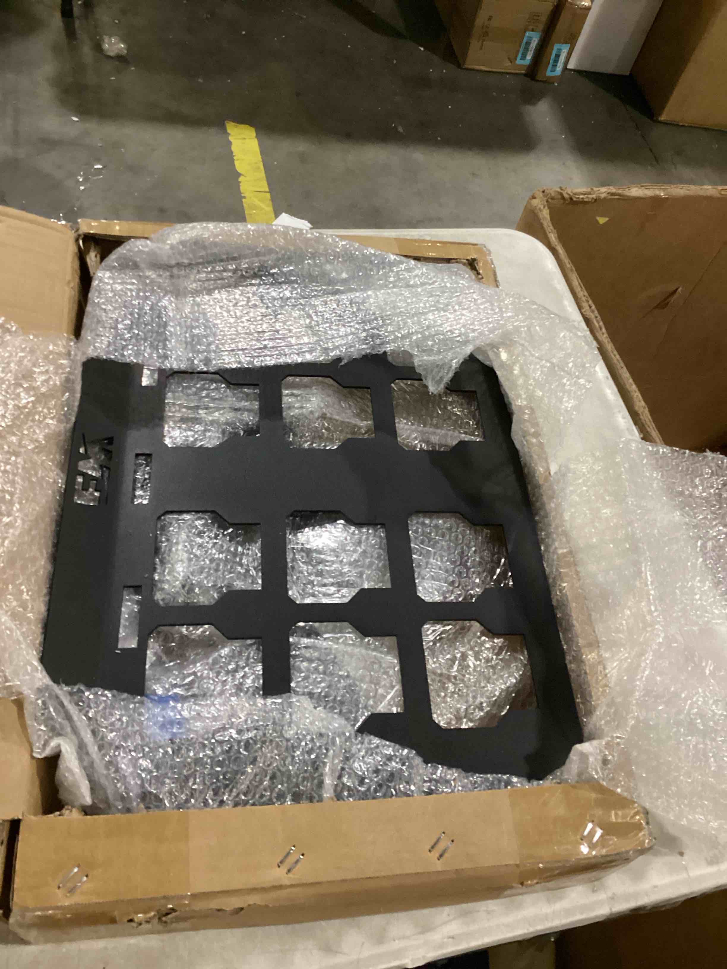 https://s3.amazonaws.com/lotting-images-prod/bidfta/YEL6722502_1732896515848.jpeg