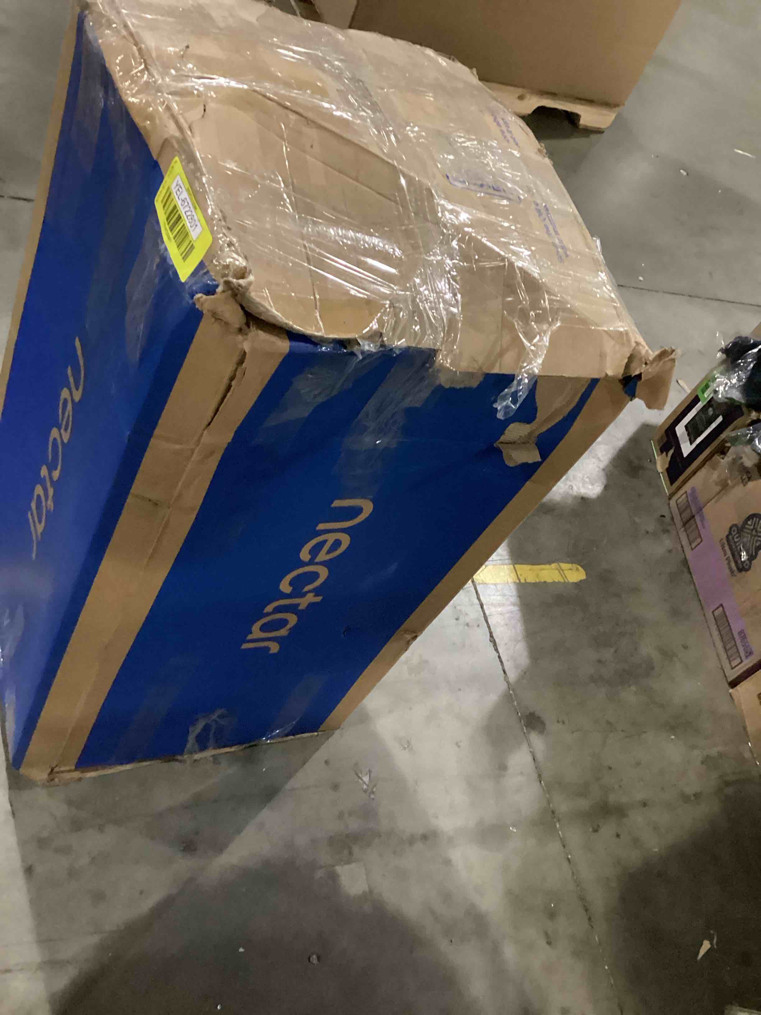 https://s3.amazonaws.com/lotting-images-prod/bidfta/YEL6722801_1733320030206.jpeg