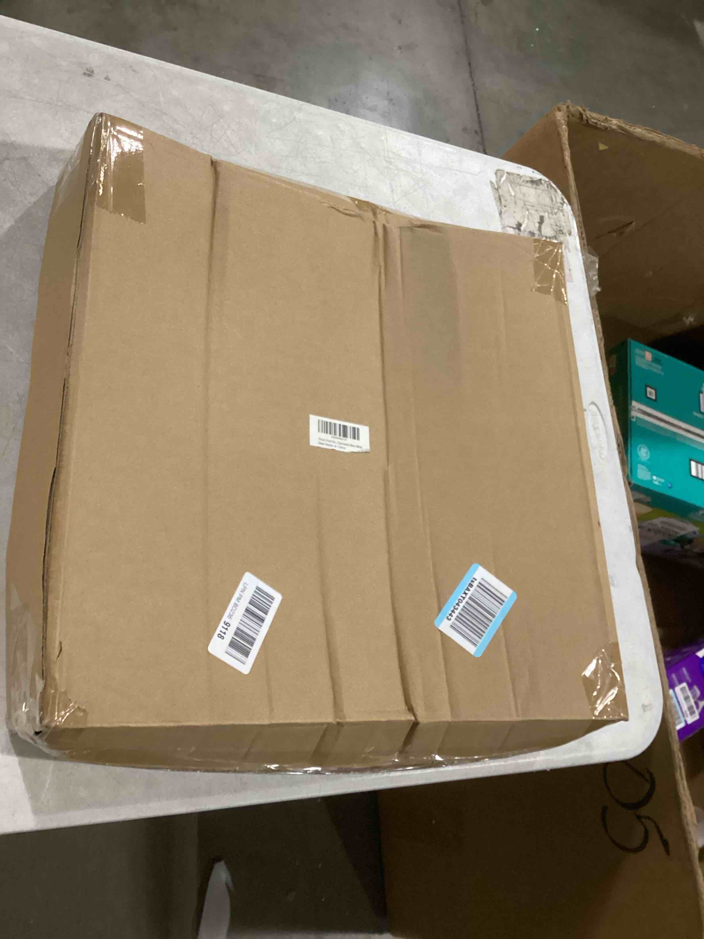 https://s3.amazonaws.com/lotting-images-prod/bidfta/YEL6722952_1733423395415.jpeg