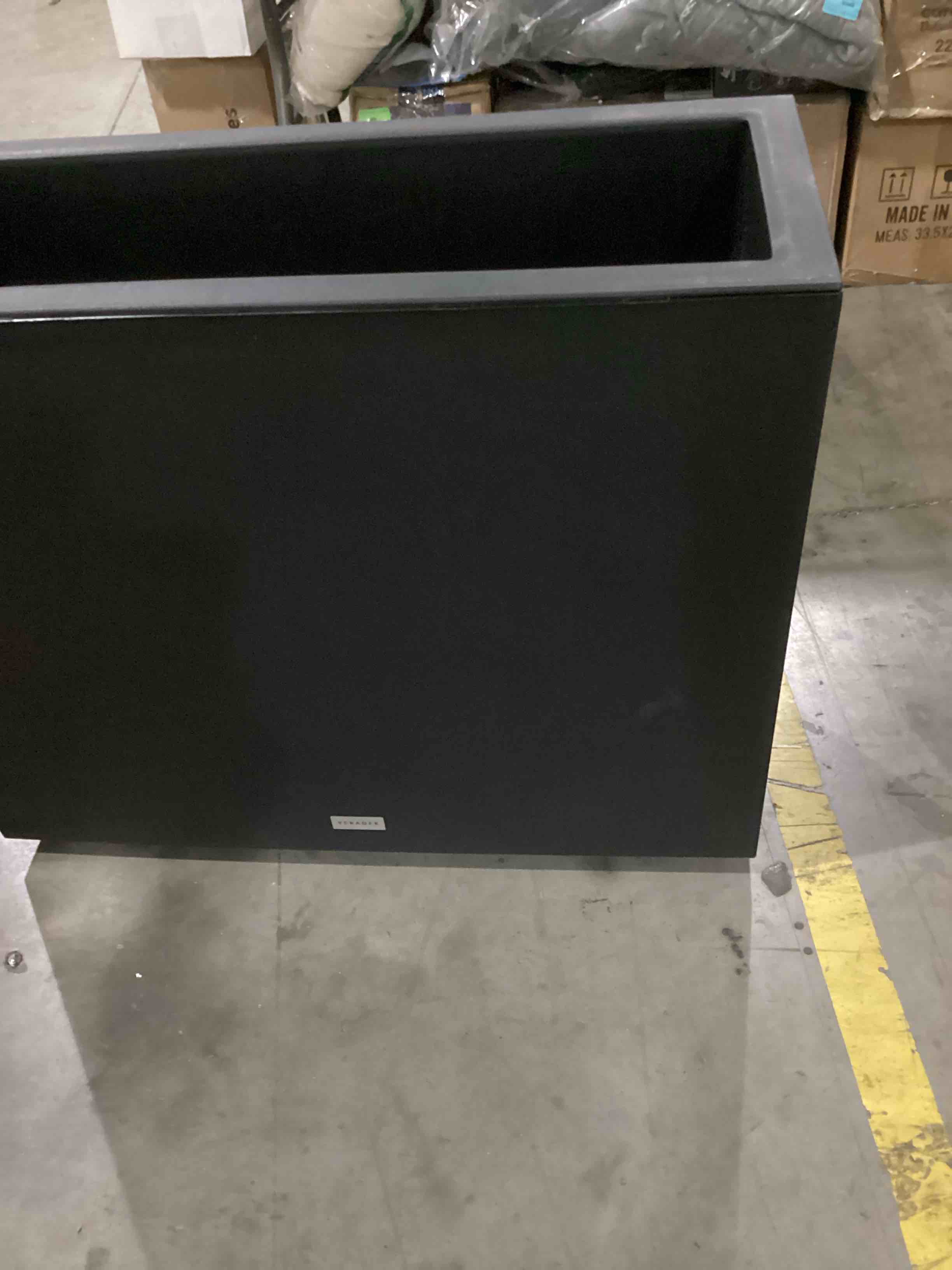 https://s3.amazonaws.com/lotting-images-prod/bidfta/YEL6723252_1733862009430.jpeg