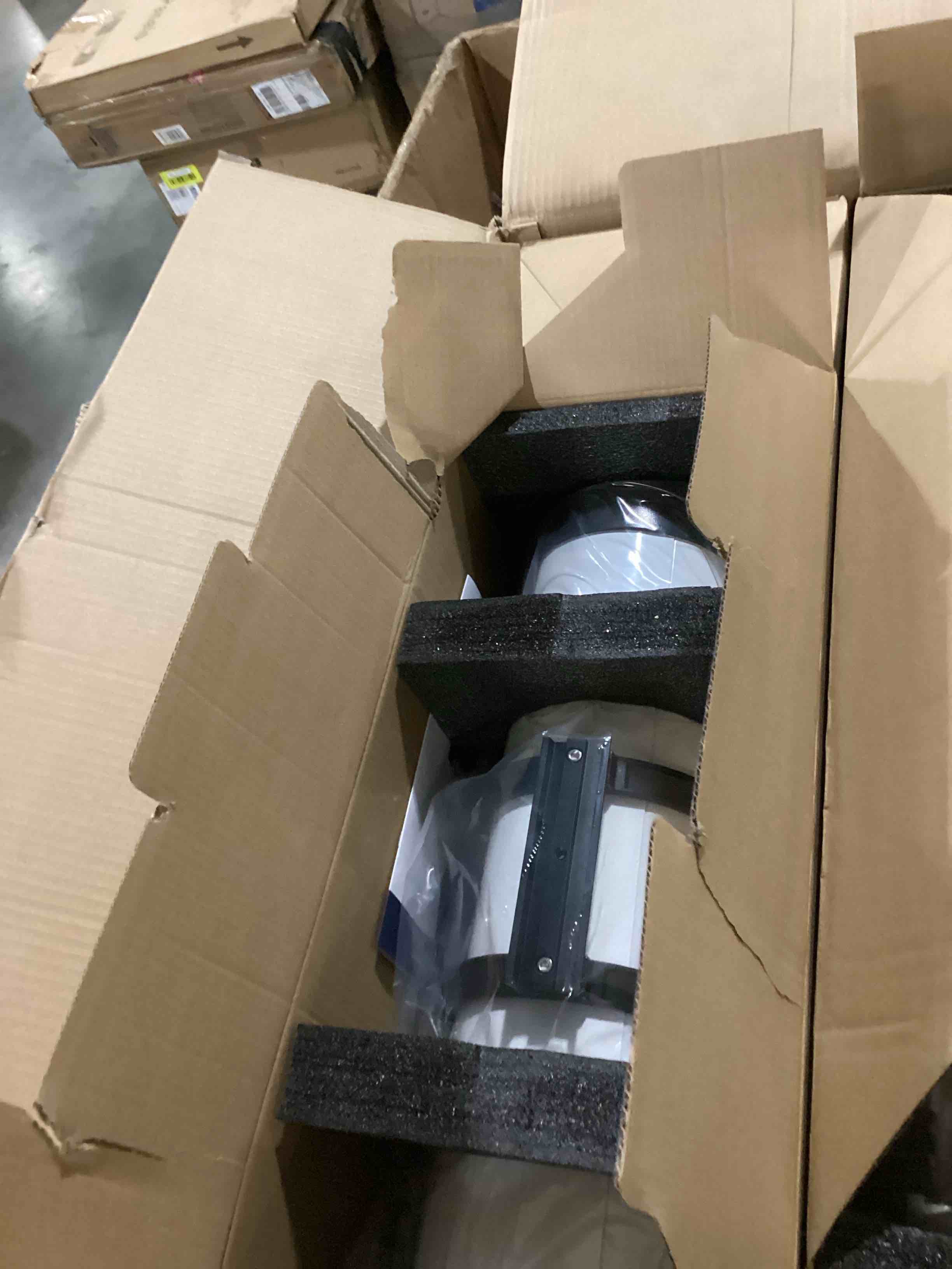 https://s3.amazonaws.com/lotting-images-prod/bidfta/YEL6723357_1733948391498.jpeg