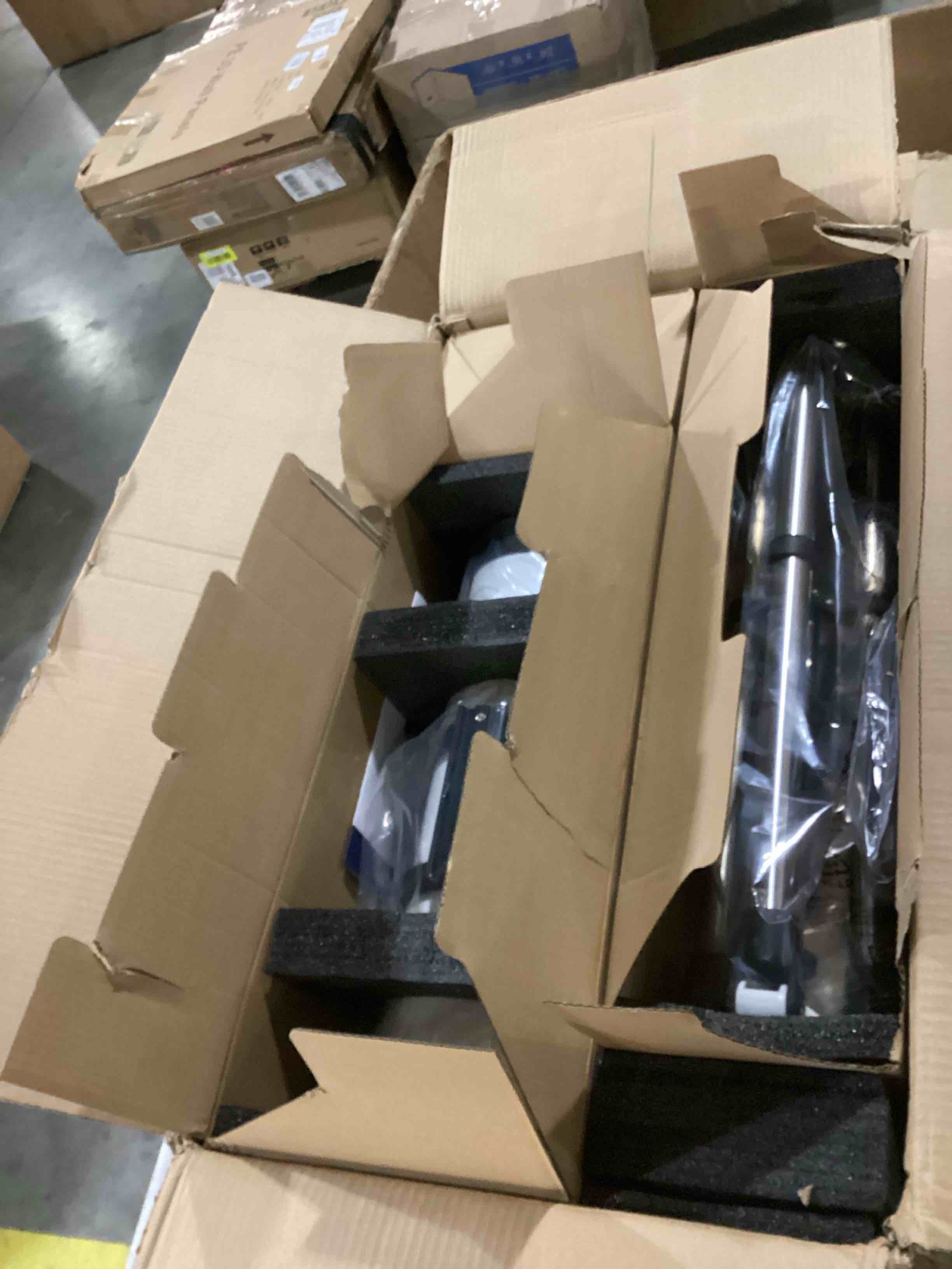 https://s3.amazonaws.com/lotting-images-prod/bidfta/YEL6723357_1733948394609.jpeg
