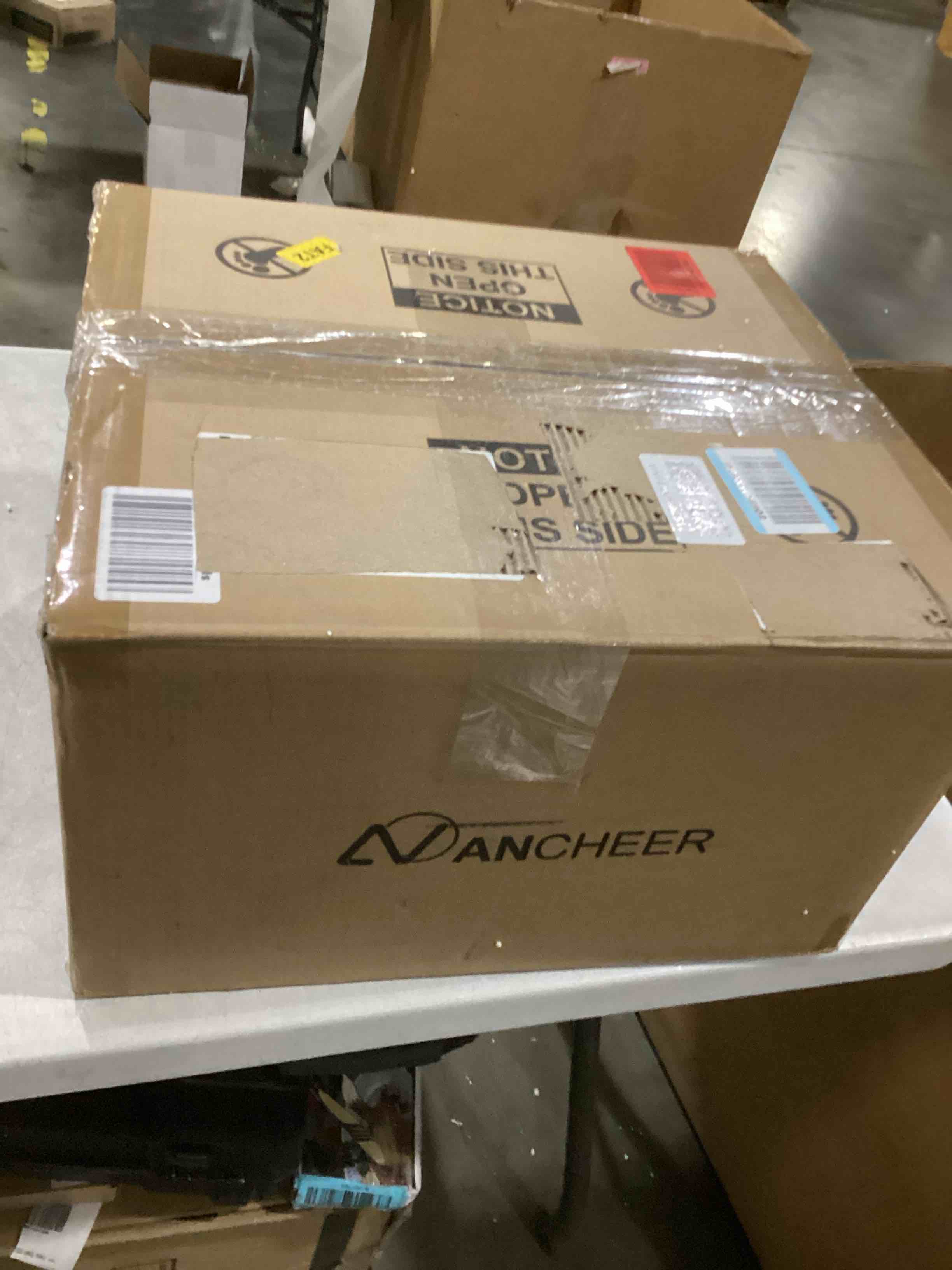 https://s3.amazonaws.com/lotting-images-prod/bidfta/YEL6723400_1734010995882.jpeg