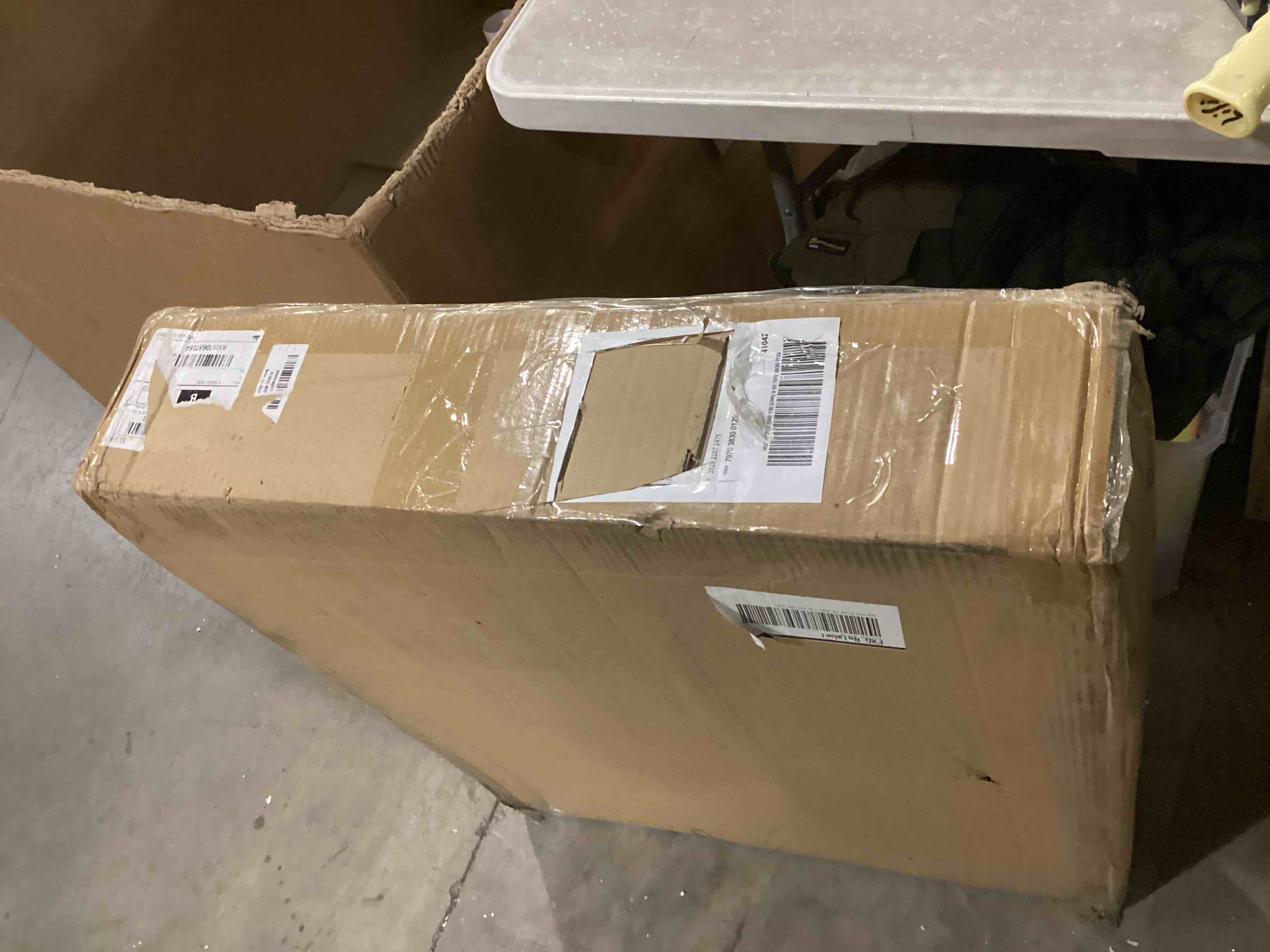 https://s3.amazonaws.com/lotting-images-prod/bidfta/YEL6723623_1735305315877.jpeg