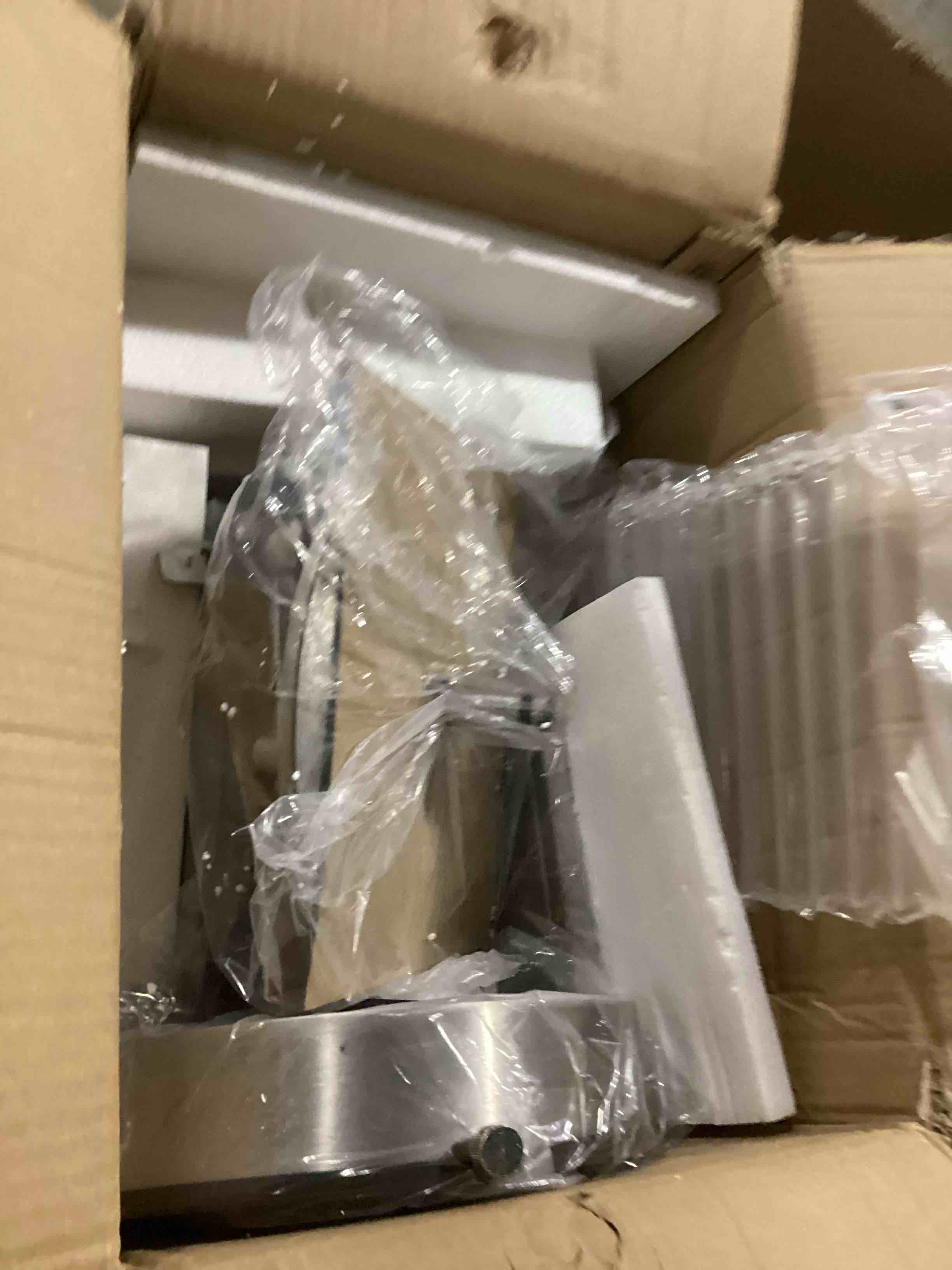 https://s3.amazonaws.com/lotting-images-prod/bidfta/YEL6723657_1735563750877.jpeg