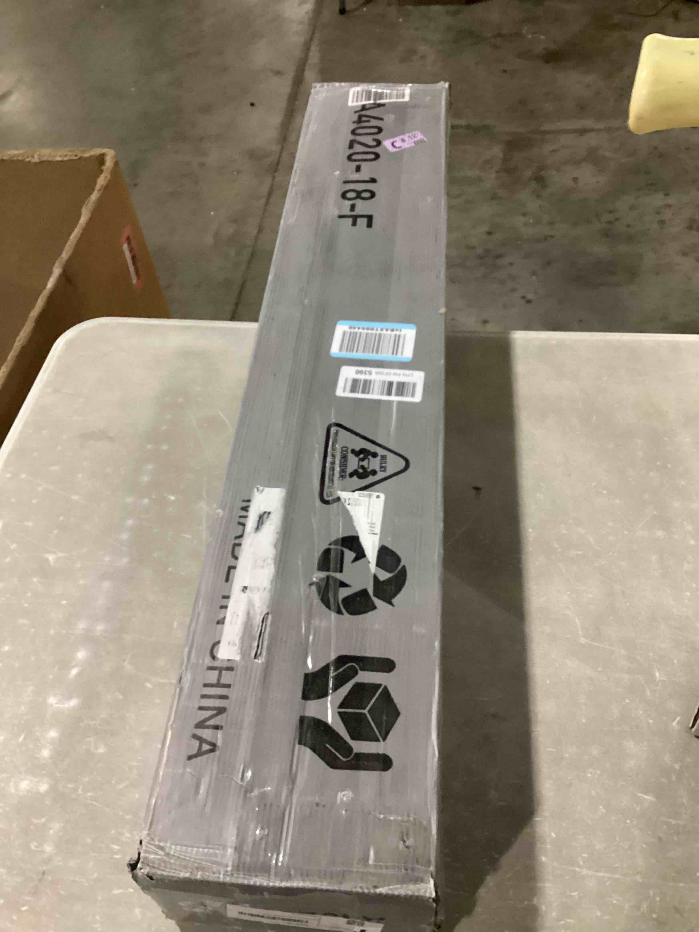 https://s3.amazonaws.com/lotting-images-prod/bidfta/YEL6723855_1735913305423.jpeg