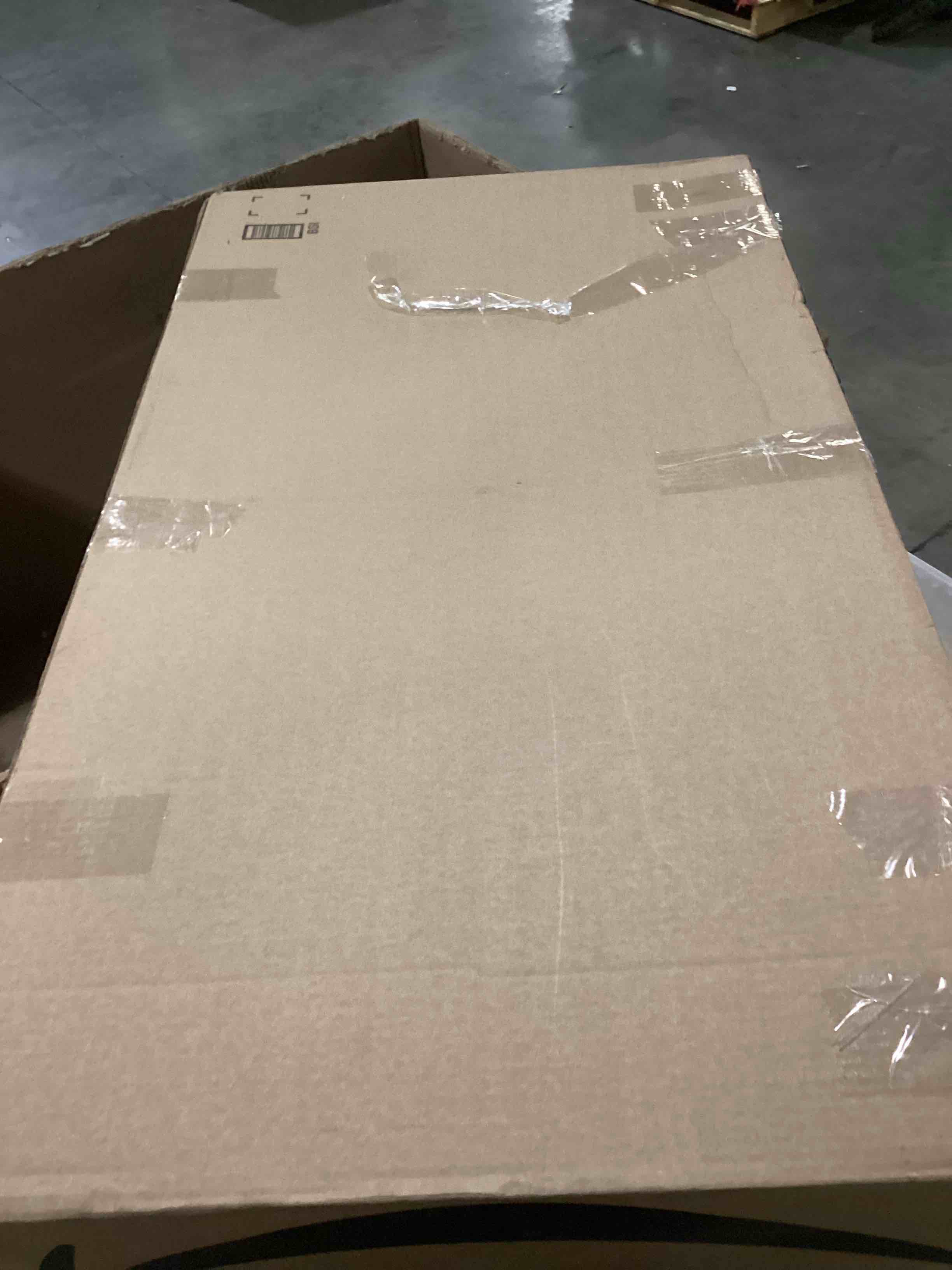 https://s3.amazonaws.com/lotting-images-prod/bidfta/YEL6724101_1736275015317.jpeg