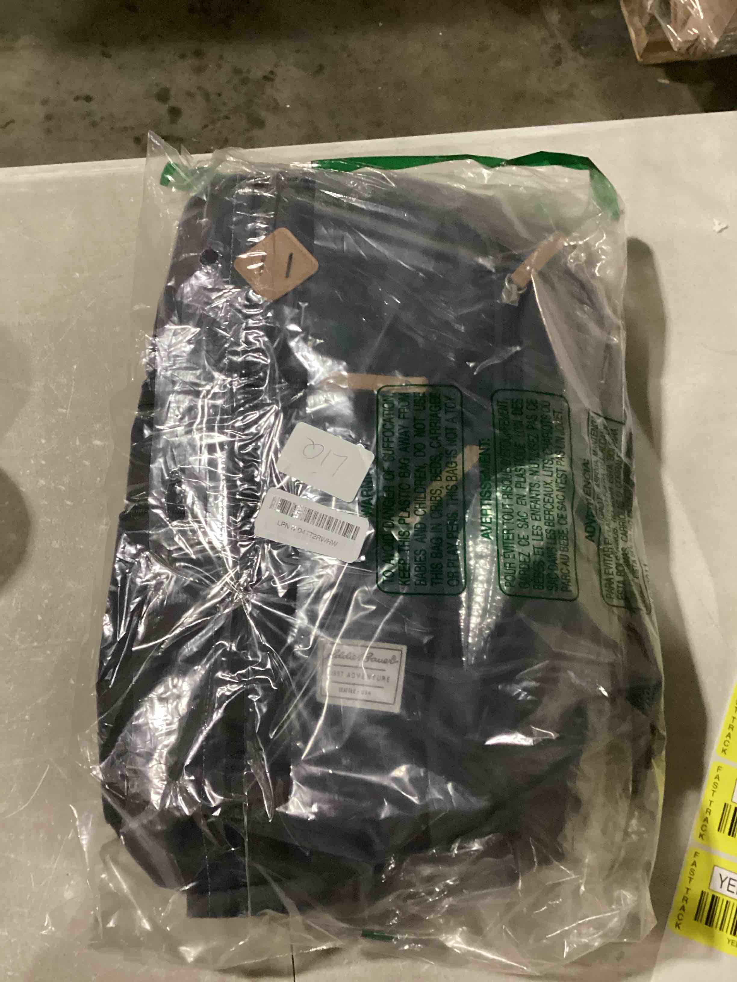 https://s3.amazonaws.com/lotting-images-prod/bidfta/YEL6724308_1736425437896.jpeg
