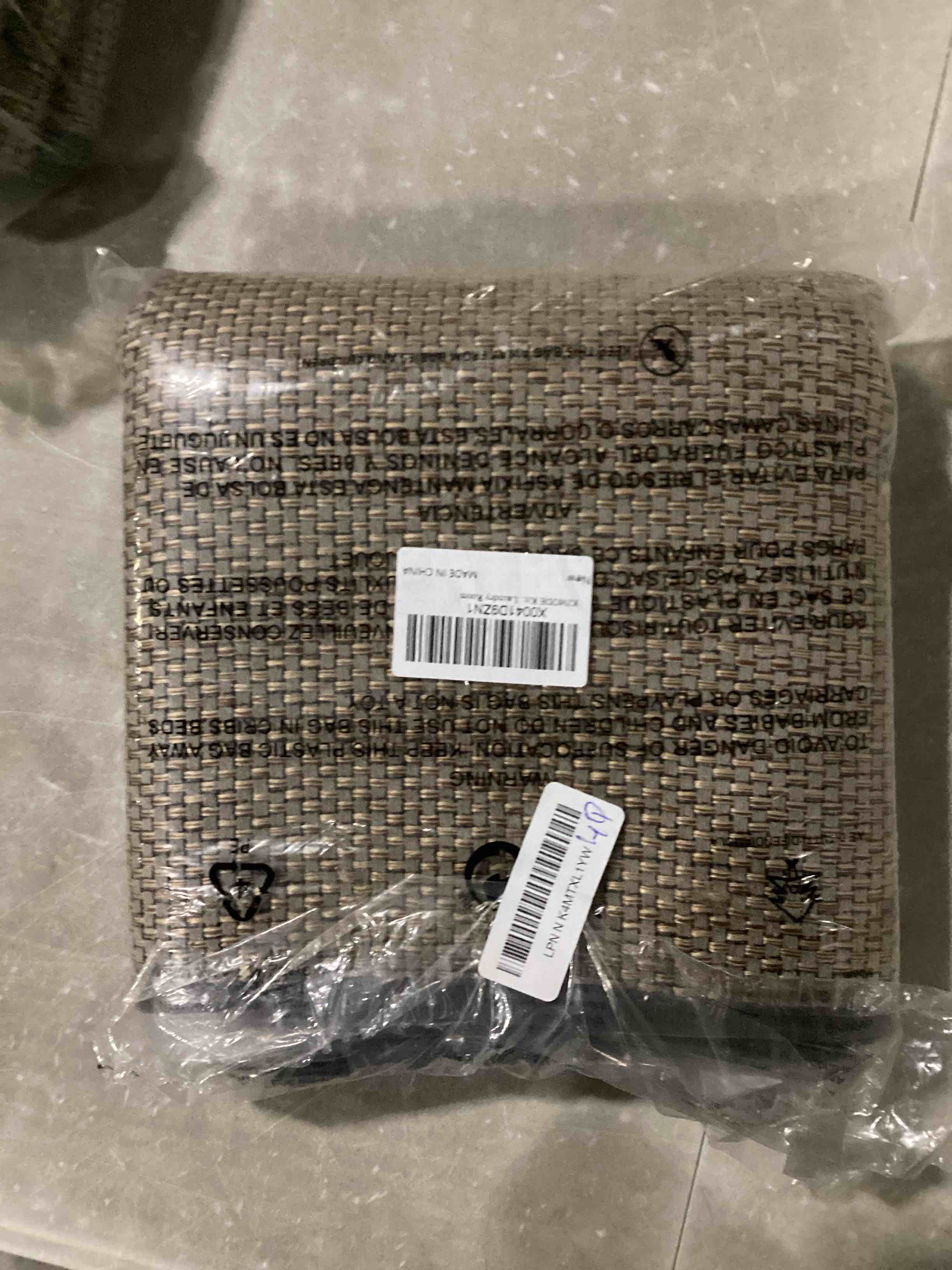 https://s3.amazonaws.com/lotting-images-prod/bidfta/YEL6724530_1736525177880.jpeg