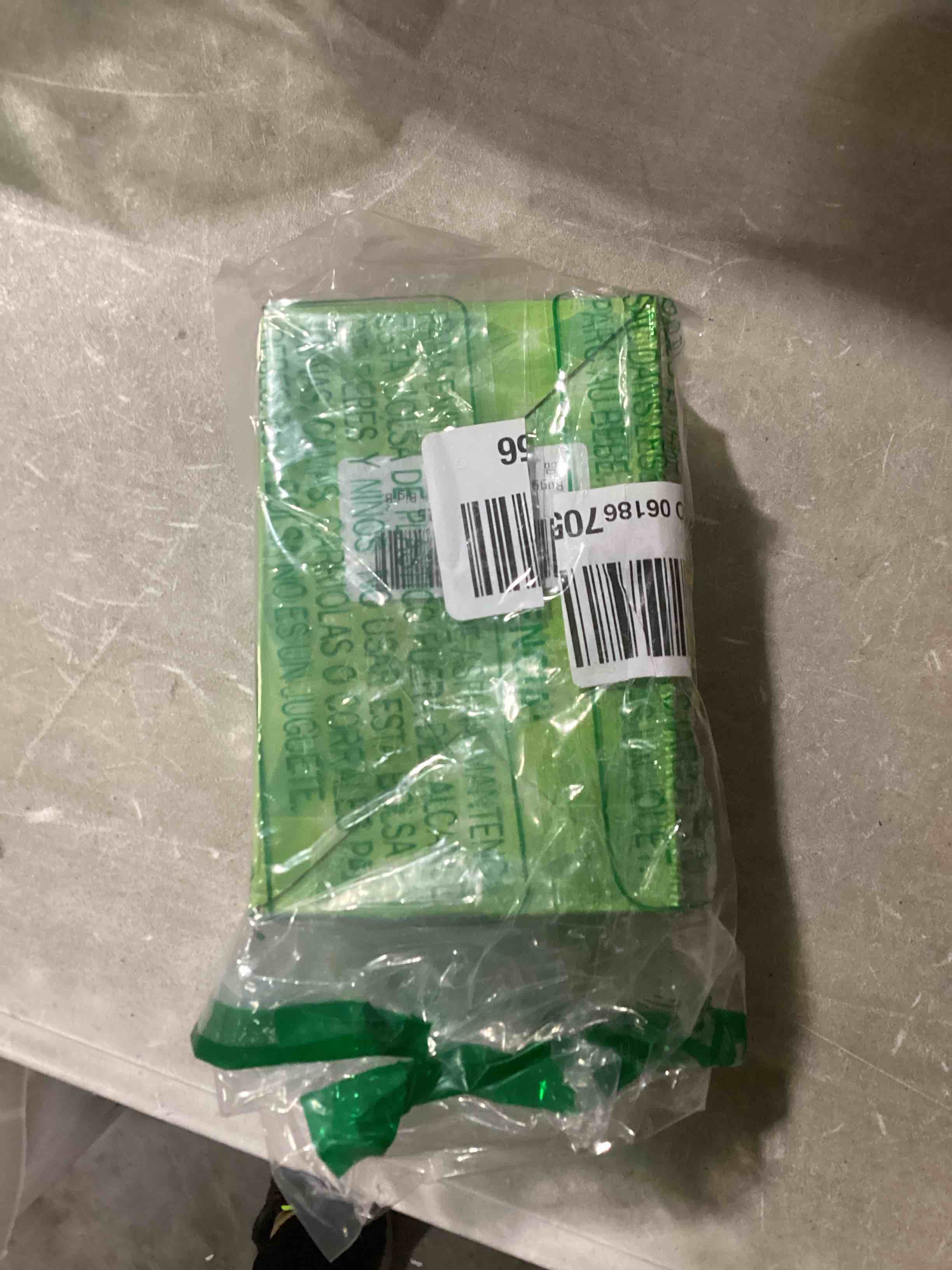 https://s3.amazonaws.com/lotting-images-prod/bidfta/YEL6725101_1732020245998.jpeg