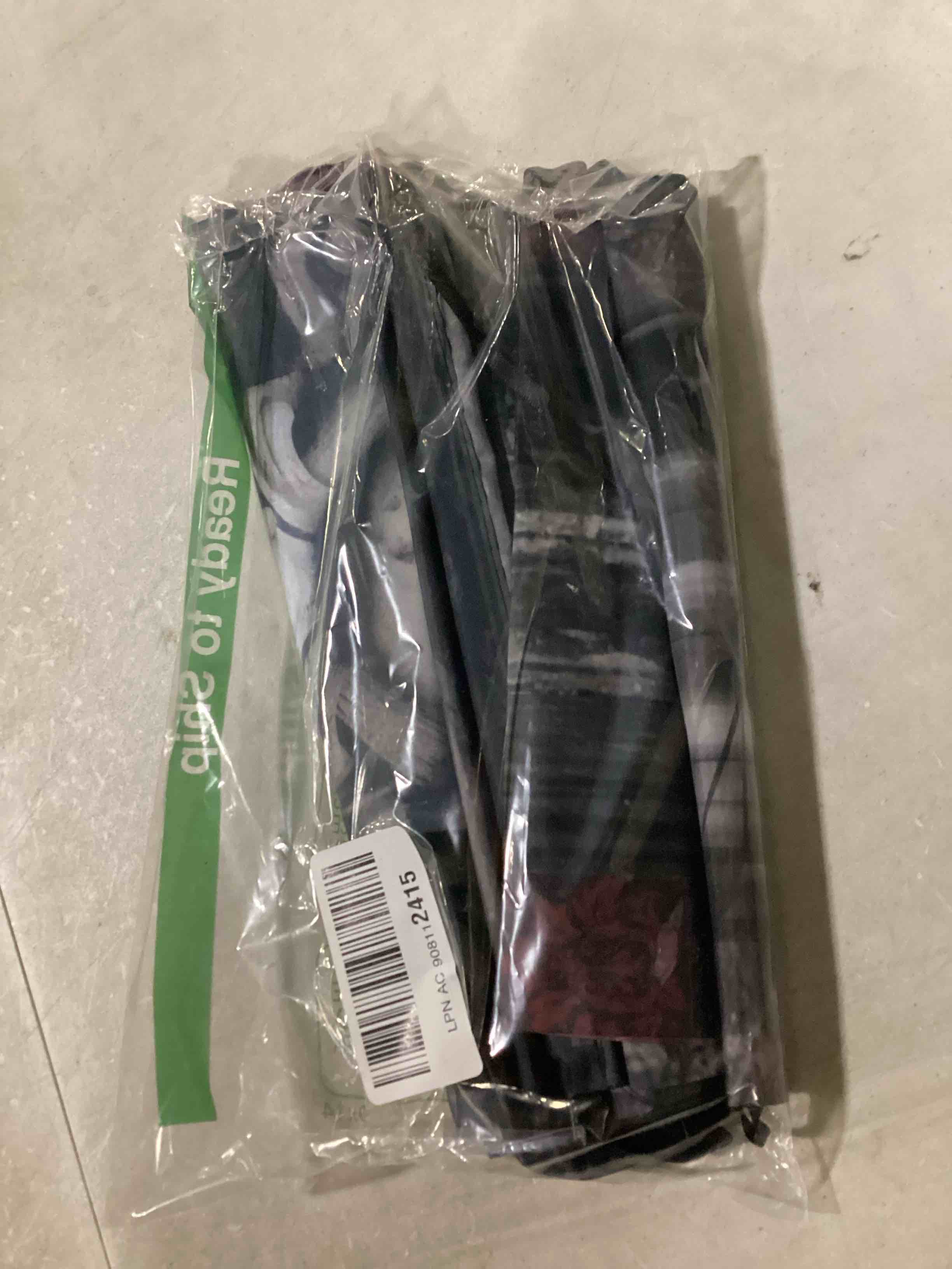 https://s3.amazonaws.com/lotting-images-prod/bidfta/YEL6725200_1732033442994.jpeg