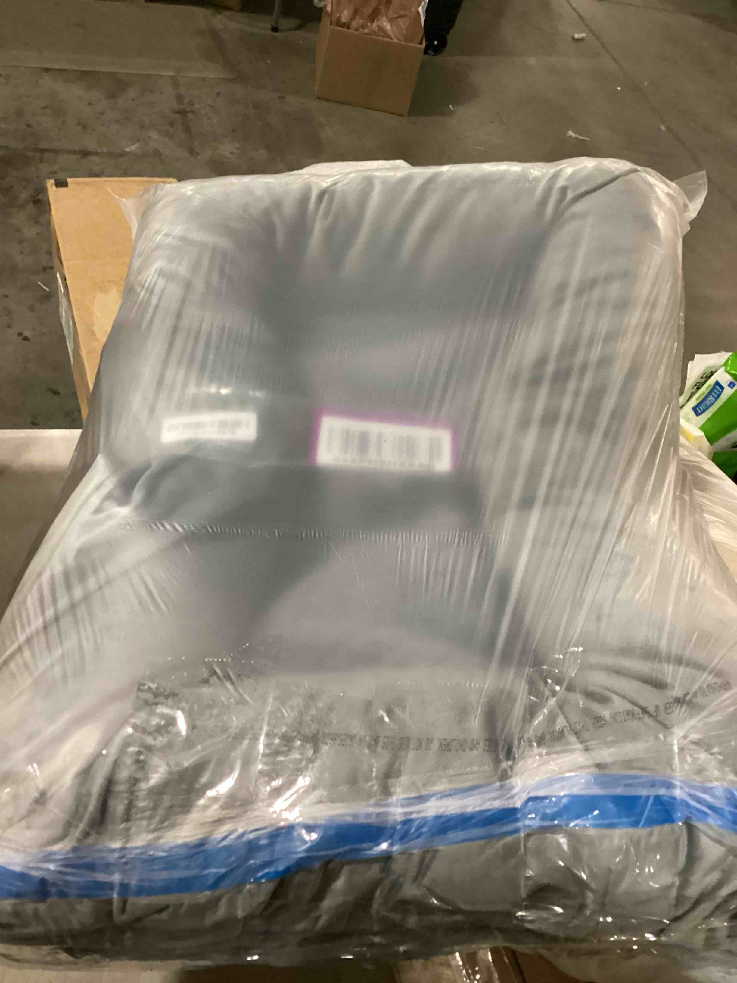 https://s3.amazonaws.com/lotting-images-prod/bidfta/YEL6725205_1732033870258.jpeg