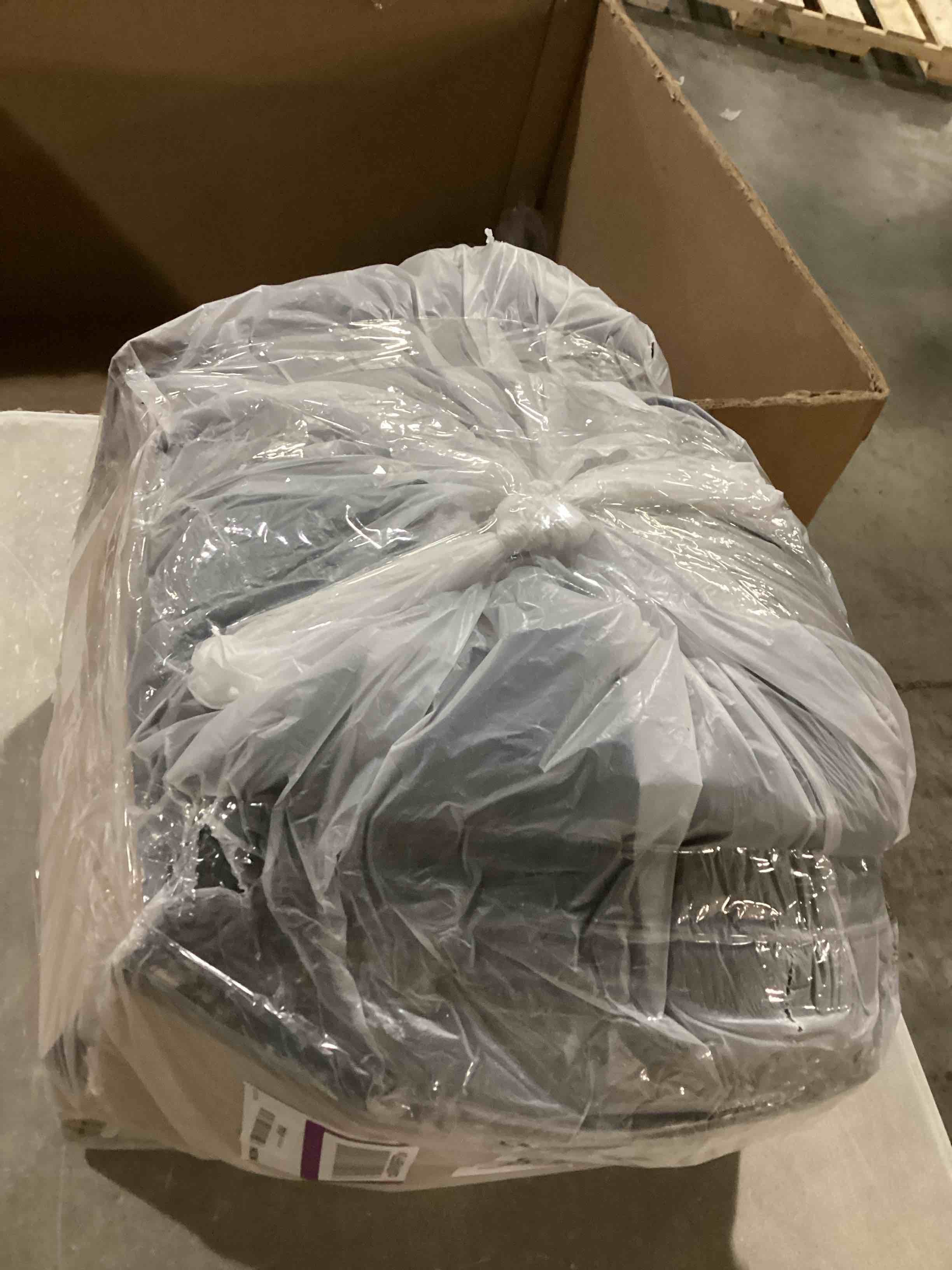 https://s3.amazonaws.com/lotting-images-prod/bidfta/YEL6725329_1732112481226.jpeg