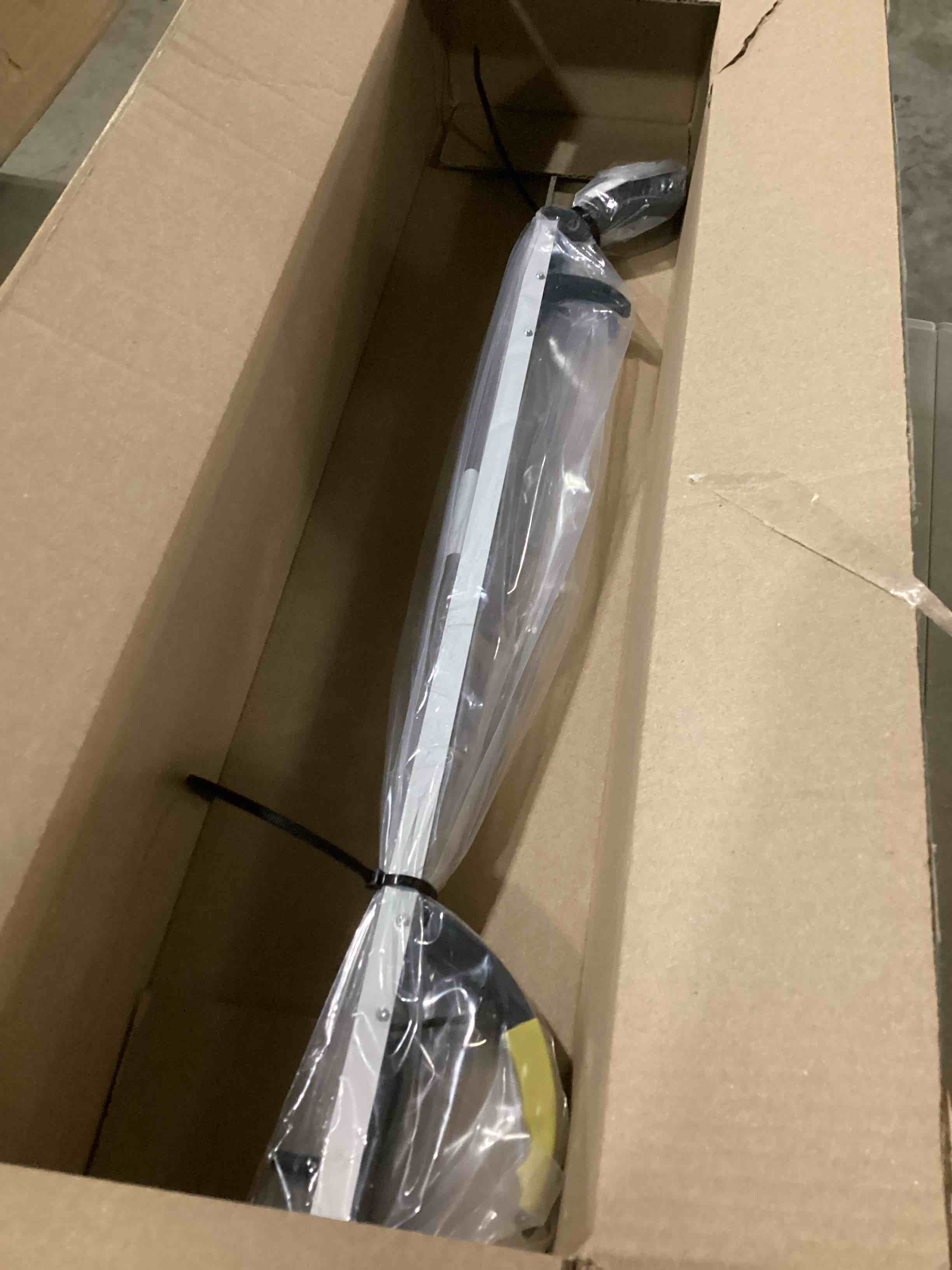 https://s3.amazonaws.com/lotting-images-prod/bidfta/YEL6725335_1732112952611.jpeg