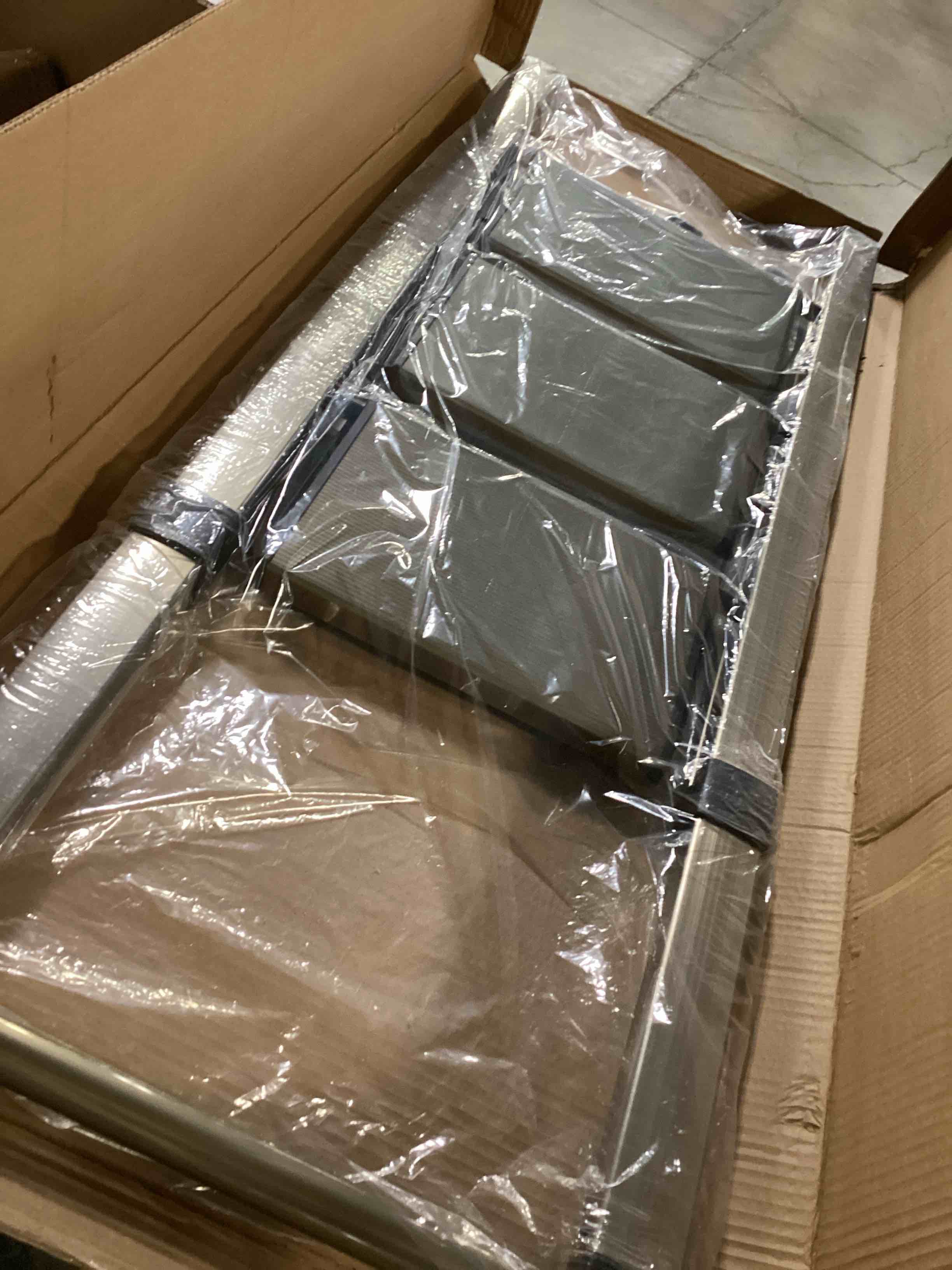 https://s3.amazonaws.com/lotting-images-prod/bidfta/YEL6727055_1732883121449.jpeg