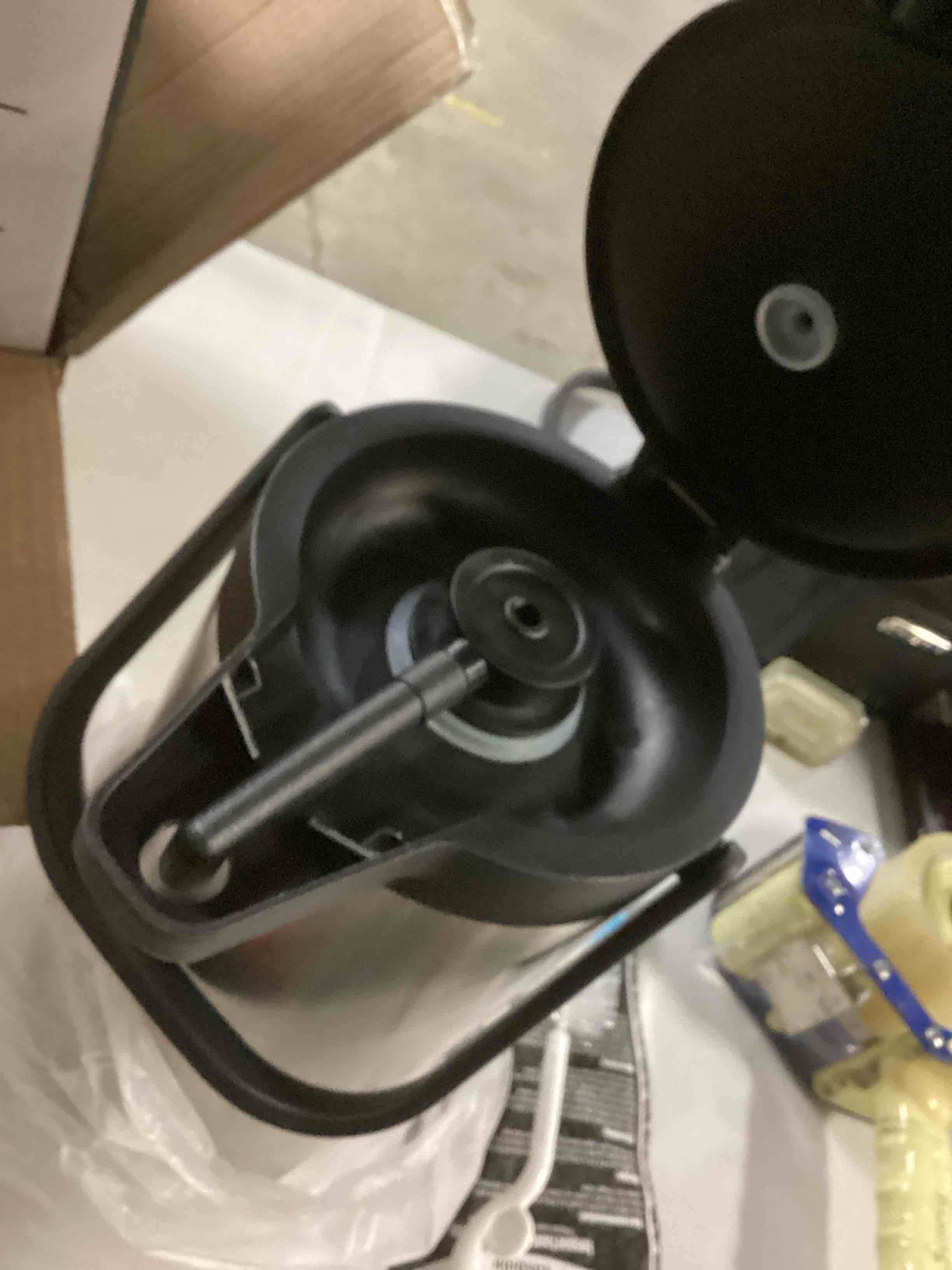 https://s3.amazonaws.com/lotting-images-prod/bidfta/YEL6727288_1733154328616.jpeg