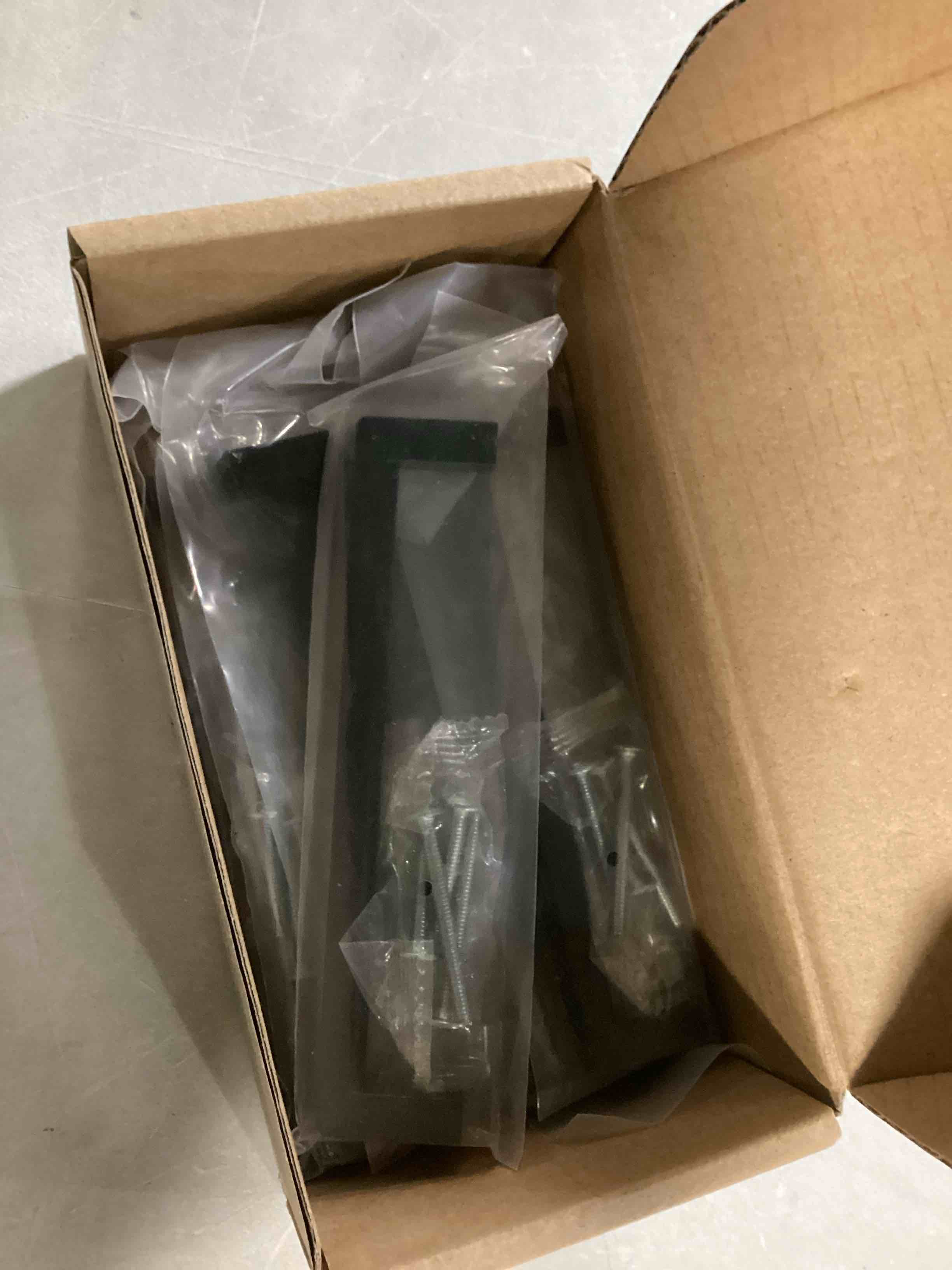 https://s3.amazonaws.com/lotting-images-prod/bidfta/YEL6727604_1733316917857.jpeg