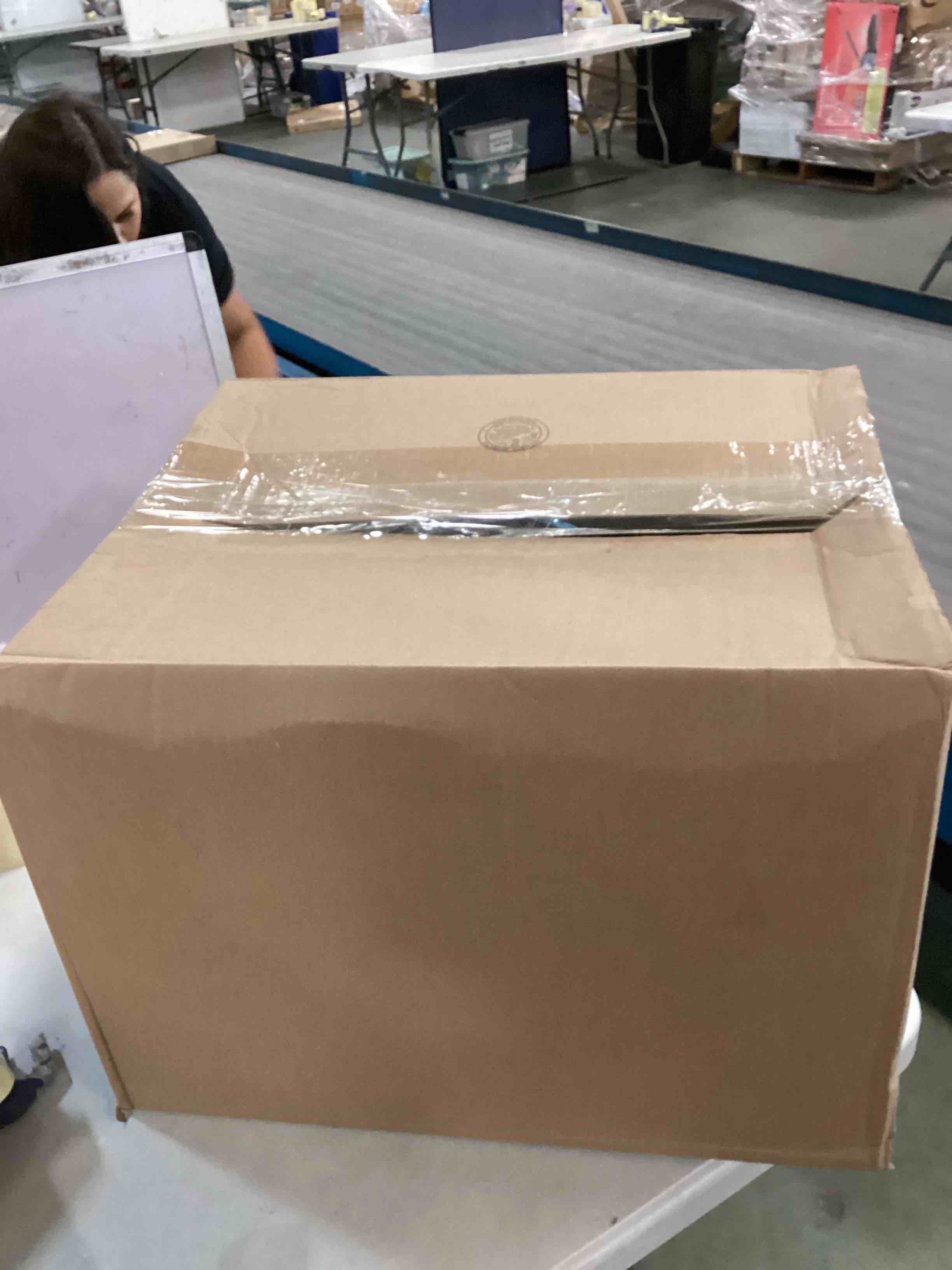 https://s3.amazonaws.com/lotting-images-prod/bidfta/YEL6728977_1723591359305.jpeg