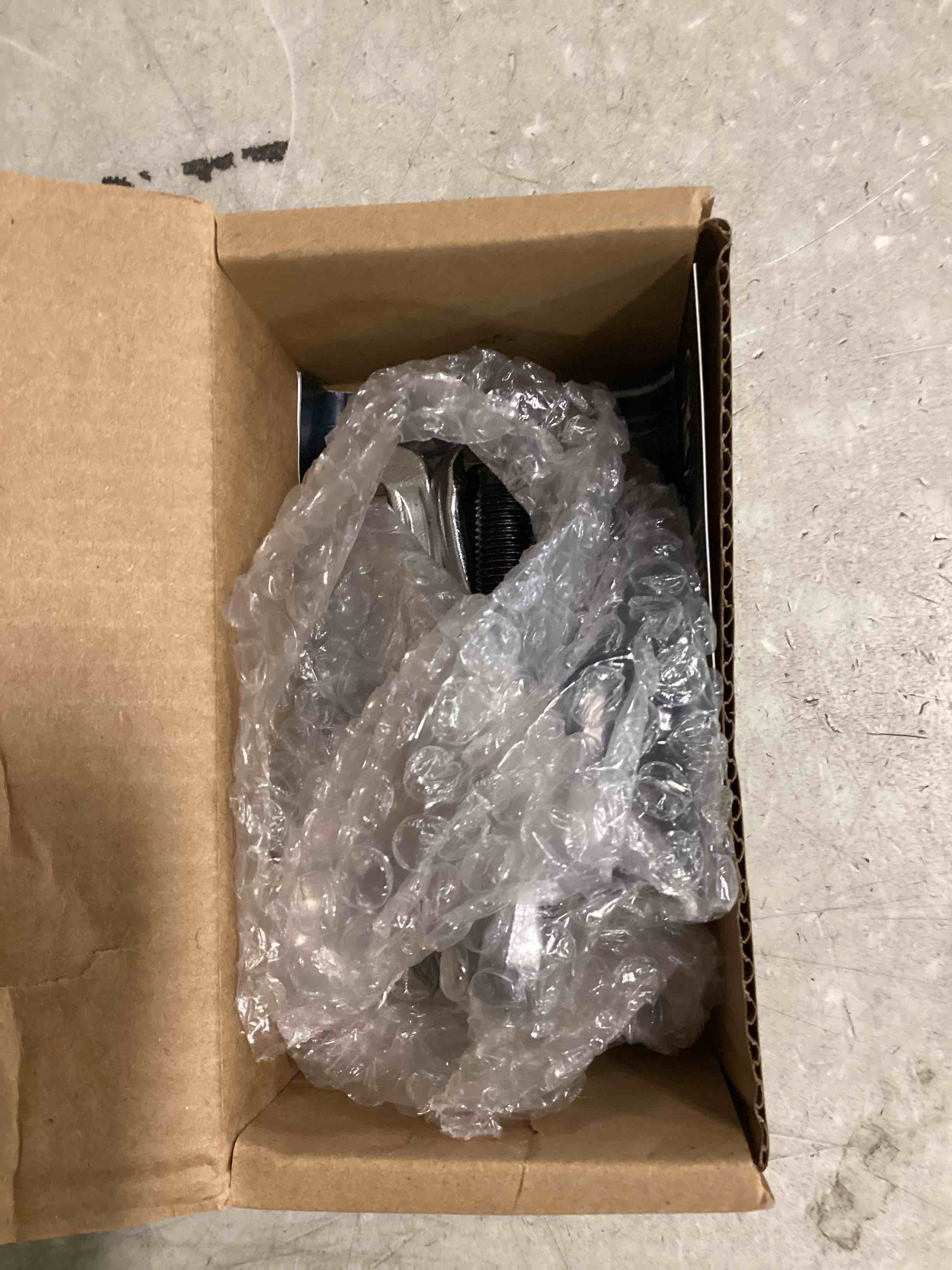 https://s3.amazonaws.com/lotting-images-prod/bidfta/YEL6730412_1722963160727.jpeg