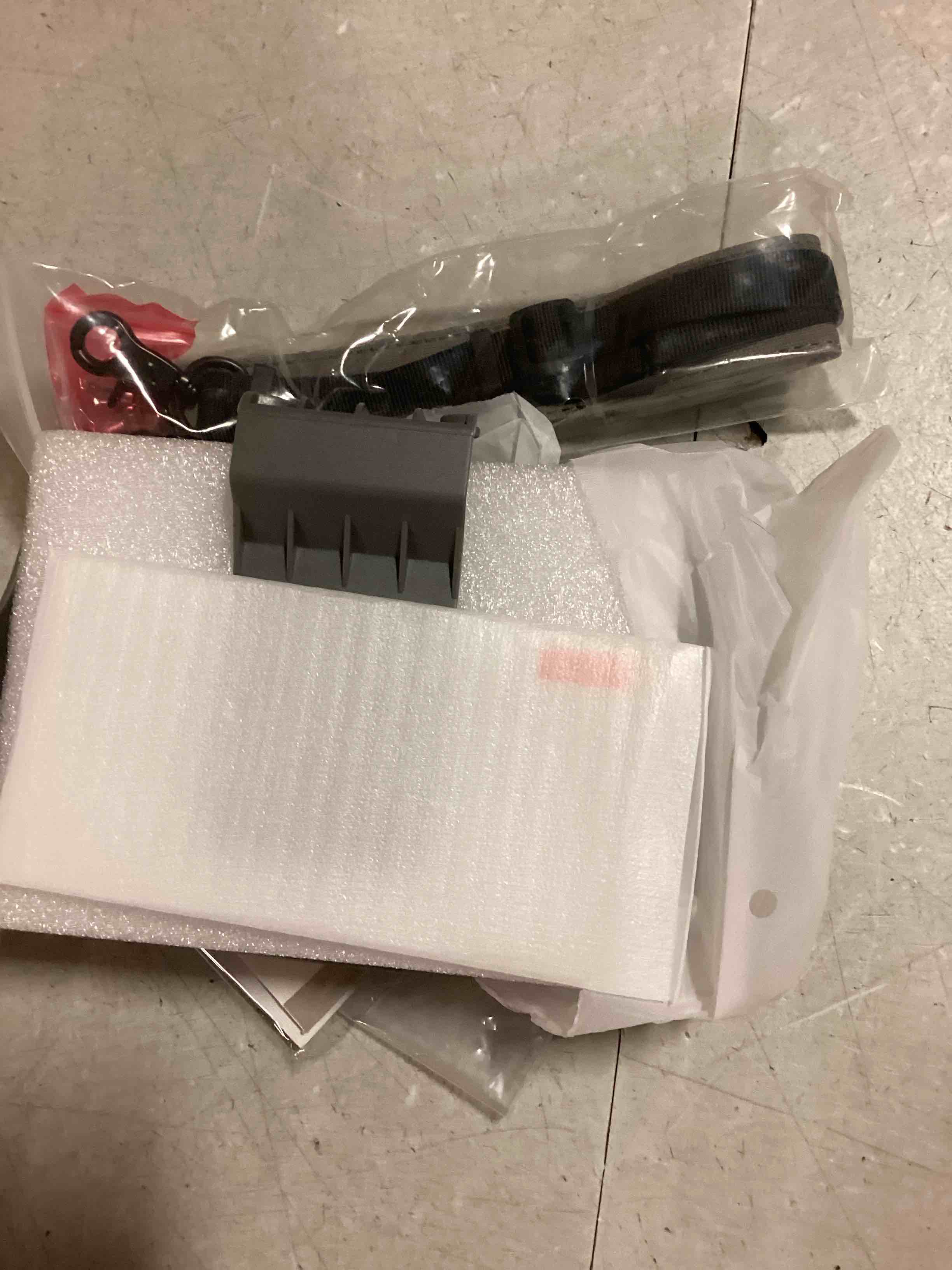 https://s3.amazonaws.com/lotting-images-prod/bidfta/YEL6732970_1722520619458.jpeg