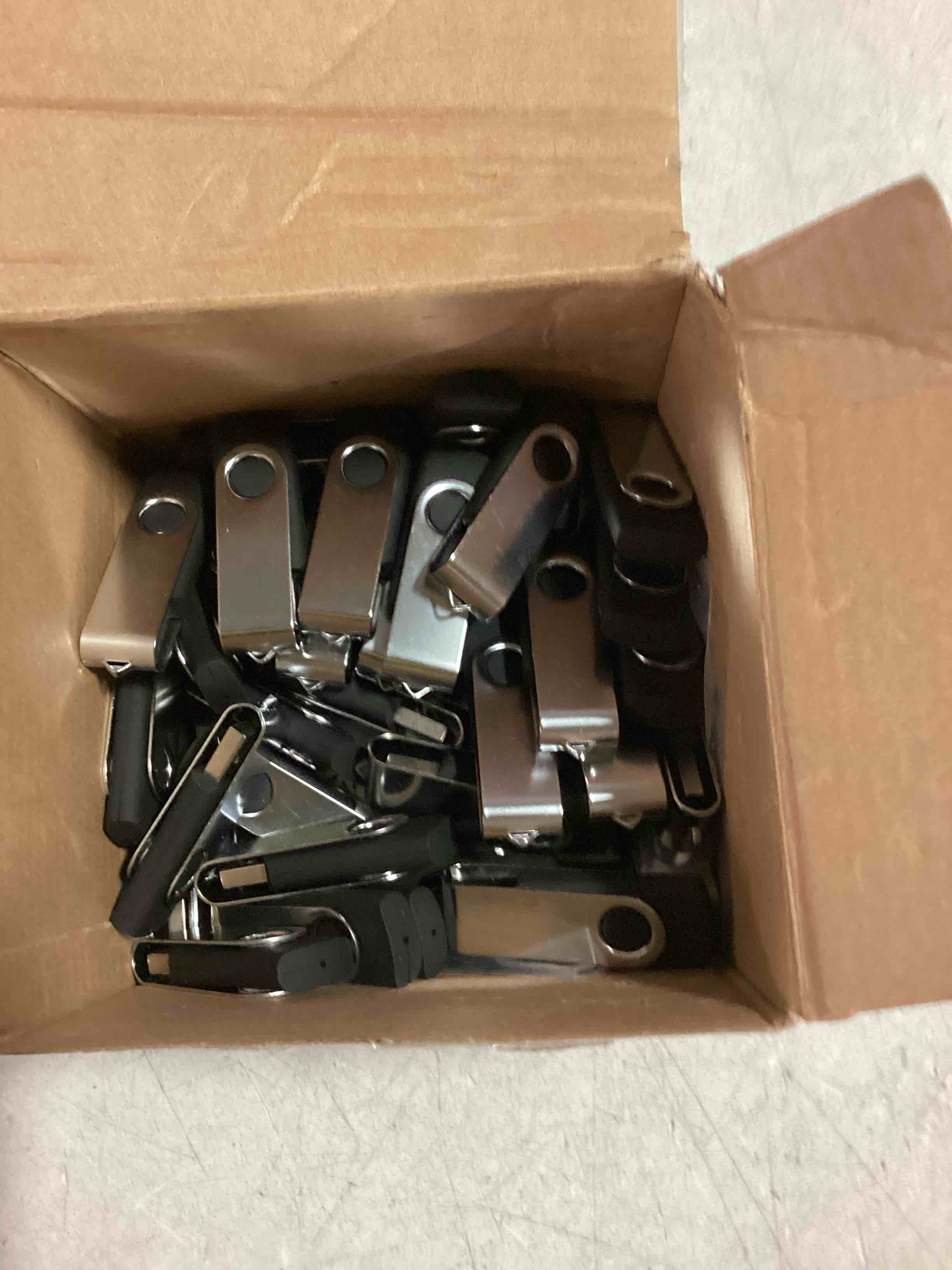 https://s3.amazonaws.com/lotting-images-prod/bidfta/YEL6733883_1722959872717.jpeg