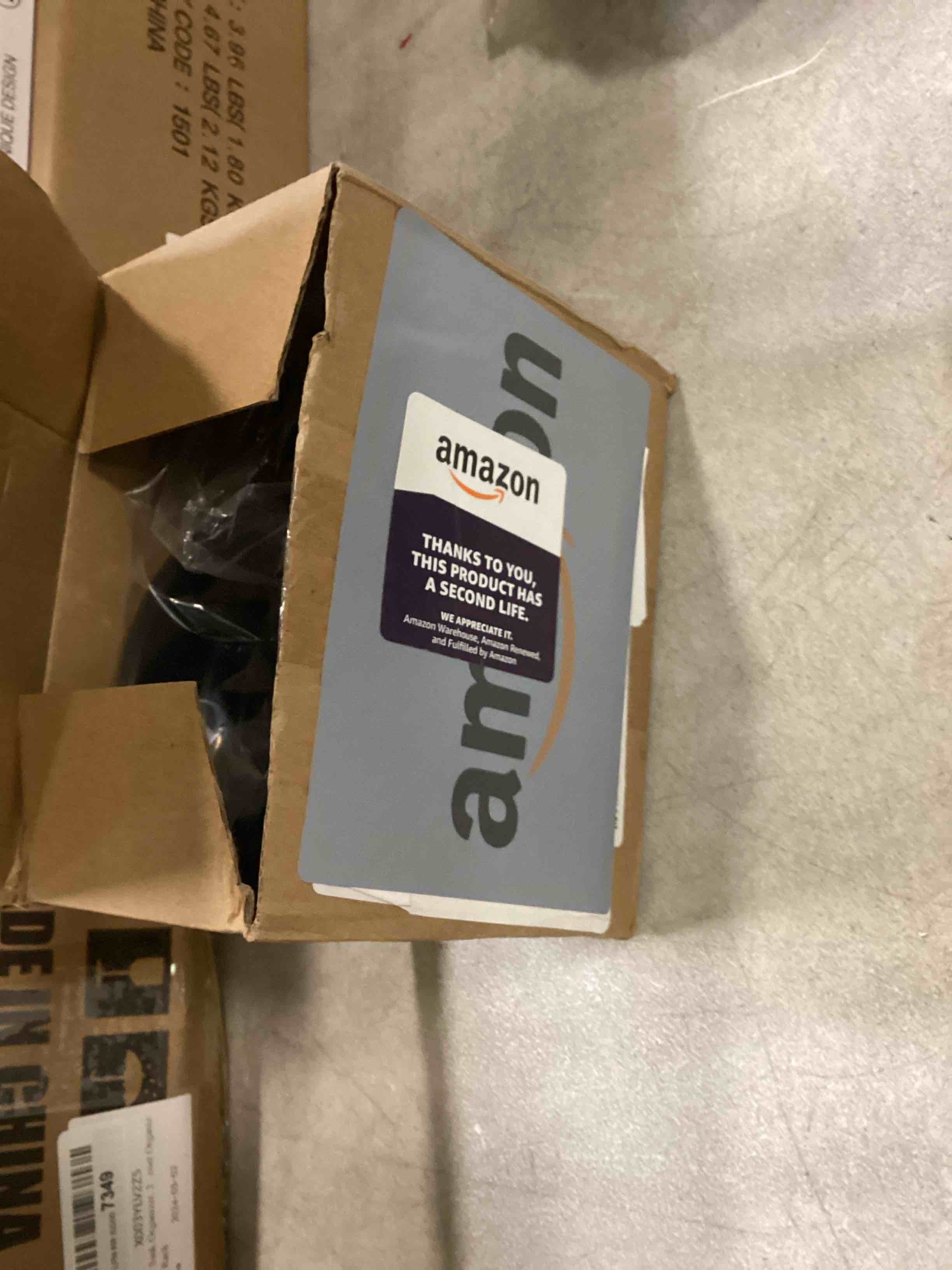 https://s3.amazonaws.com/lotting-images-prod/bidfta/YEL6737024_1722534987701.jpeg