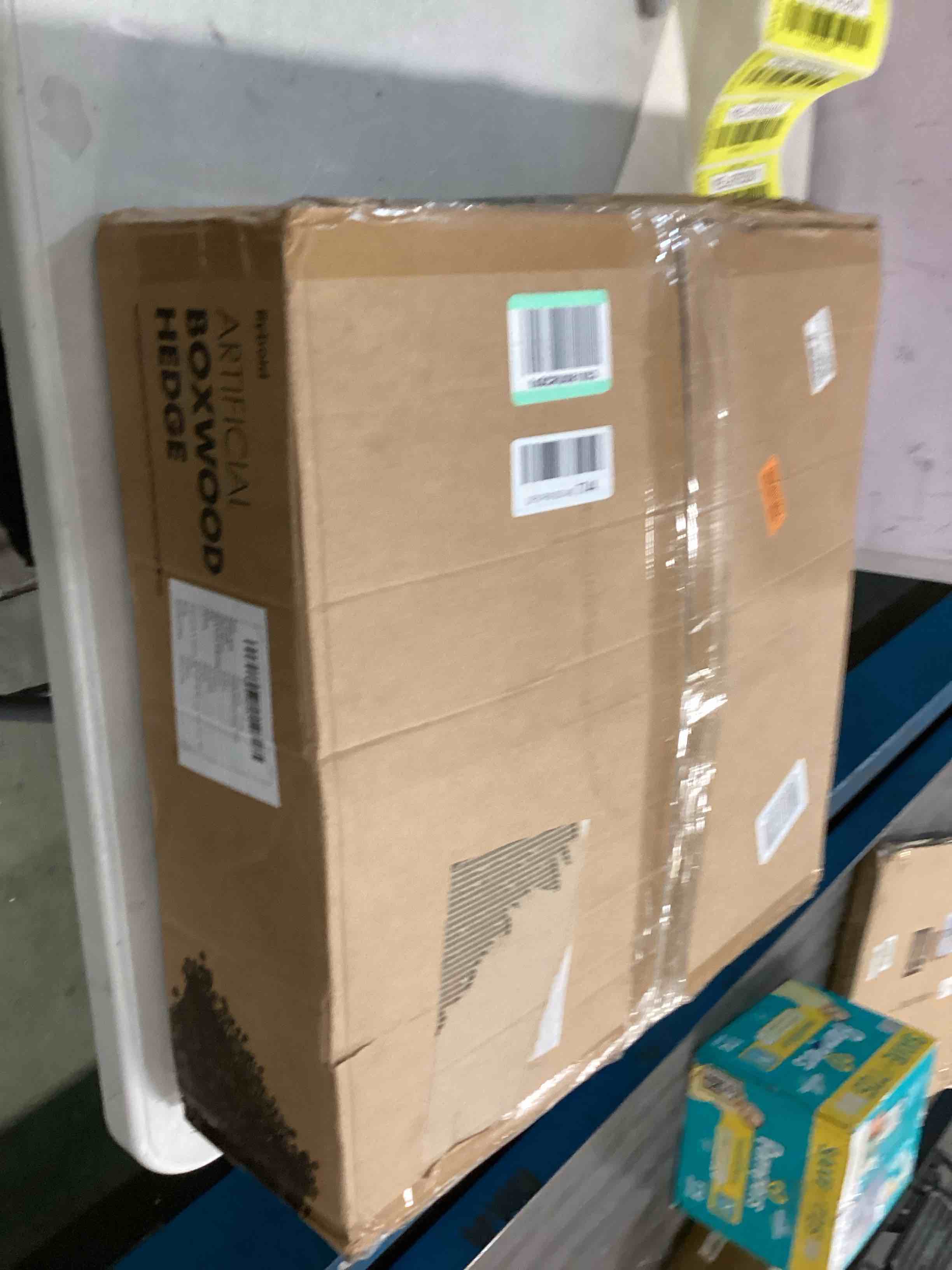 https://s3.amazonaws.com/lotting-images-prod/bidfta/YEL6755300_1724120137819.jpeg