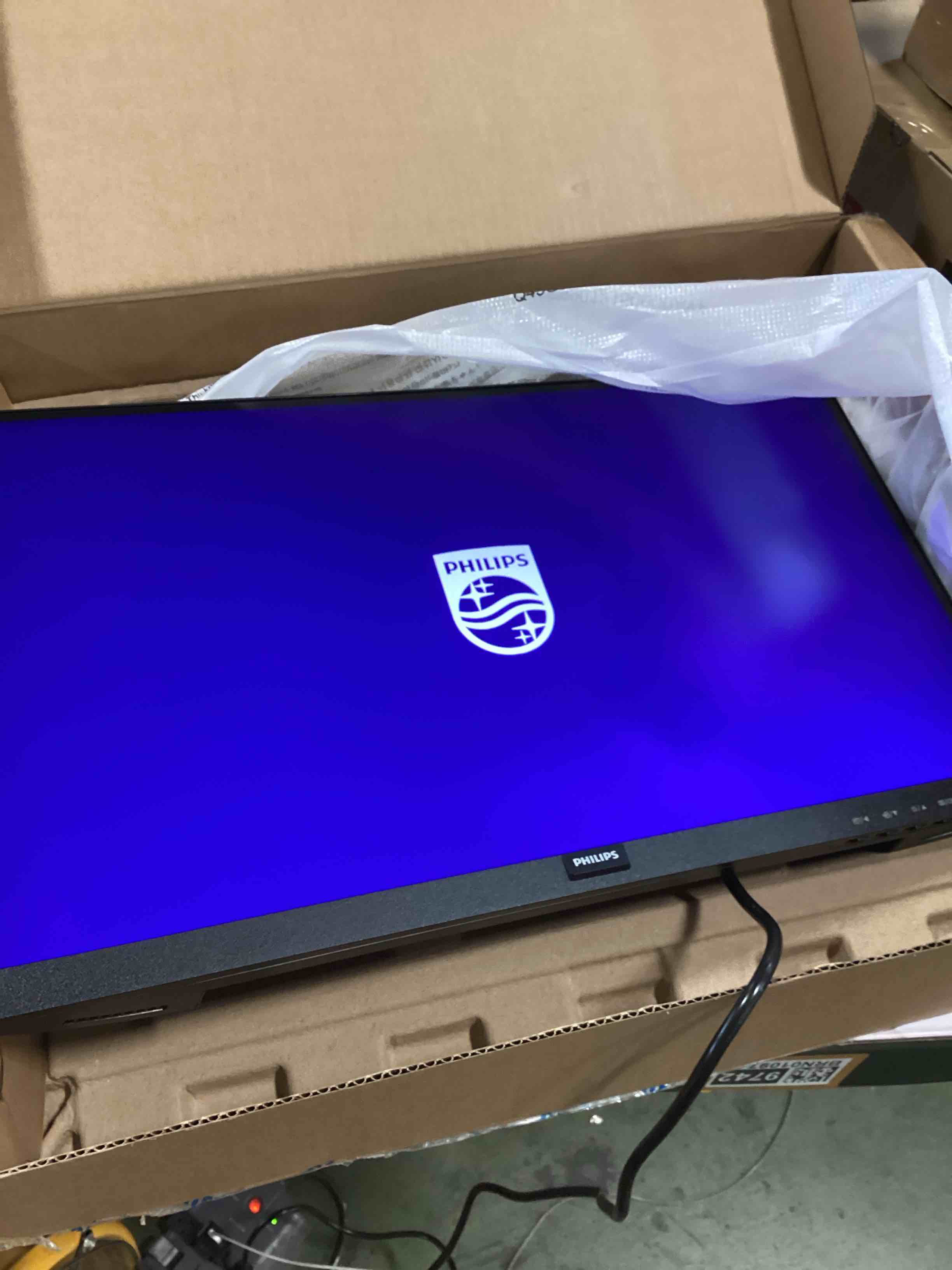 https://s3.amazonaws.com/lotting-images-prod/bidfta/YEL6755901_1724873193568.jpeg
