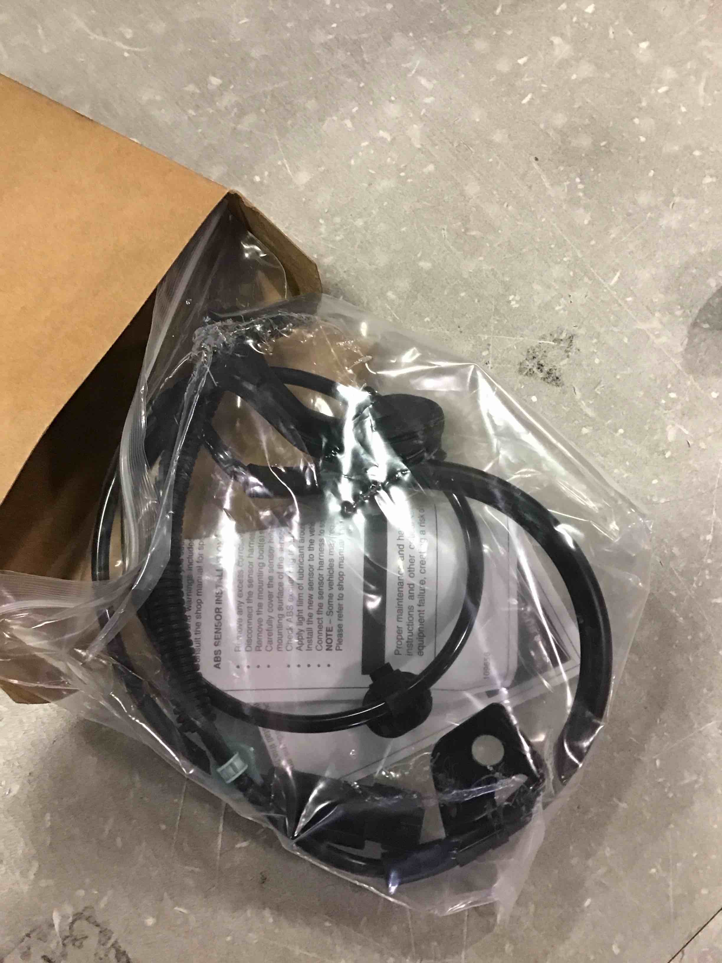 https://s3.amazonaws.com/lotting-images-prod/bidfta/YEL6758155_1722883864866.jpeg