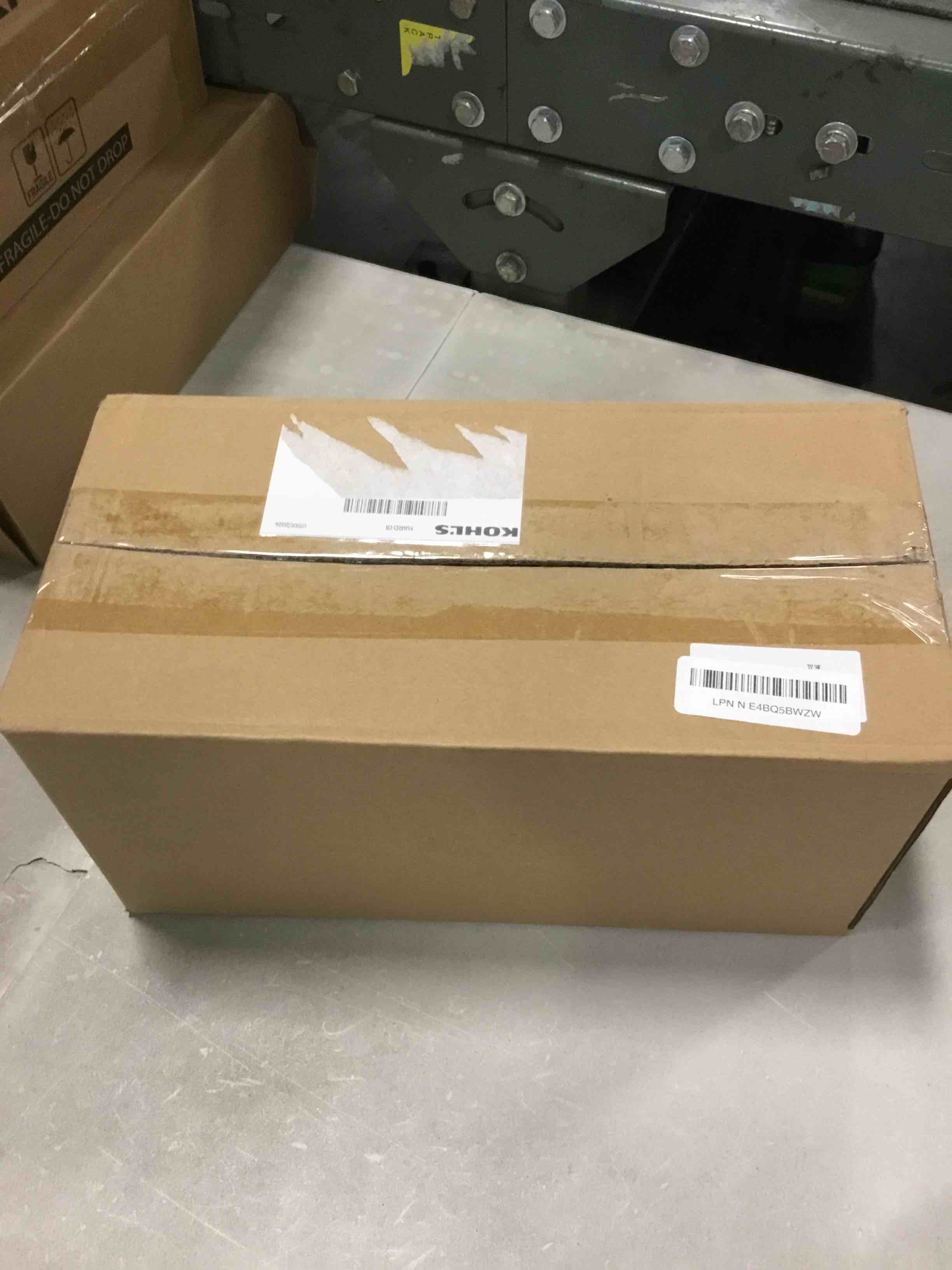 https://s3.amazonaws.com/lotting-images-prod/bidfta/YEL6759776_1722601869165.jpeg