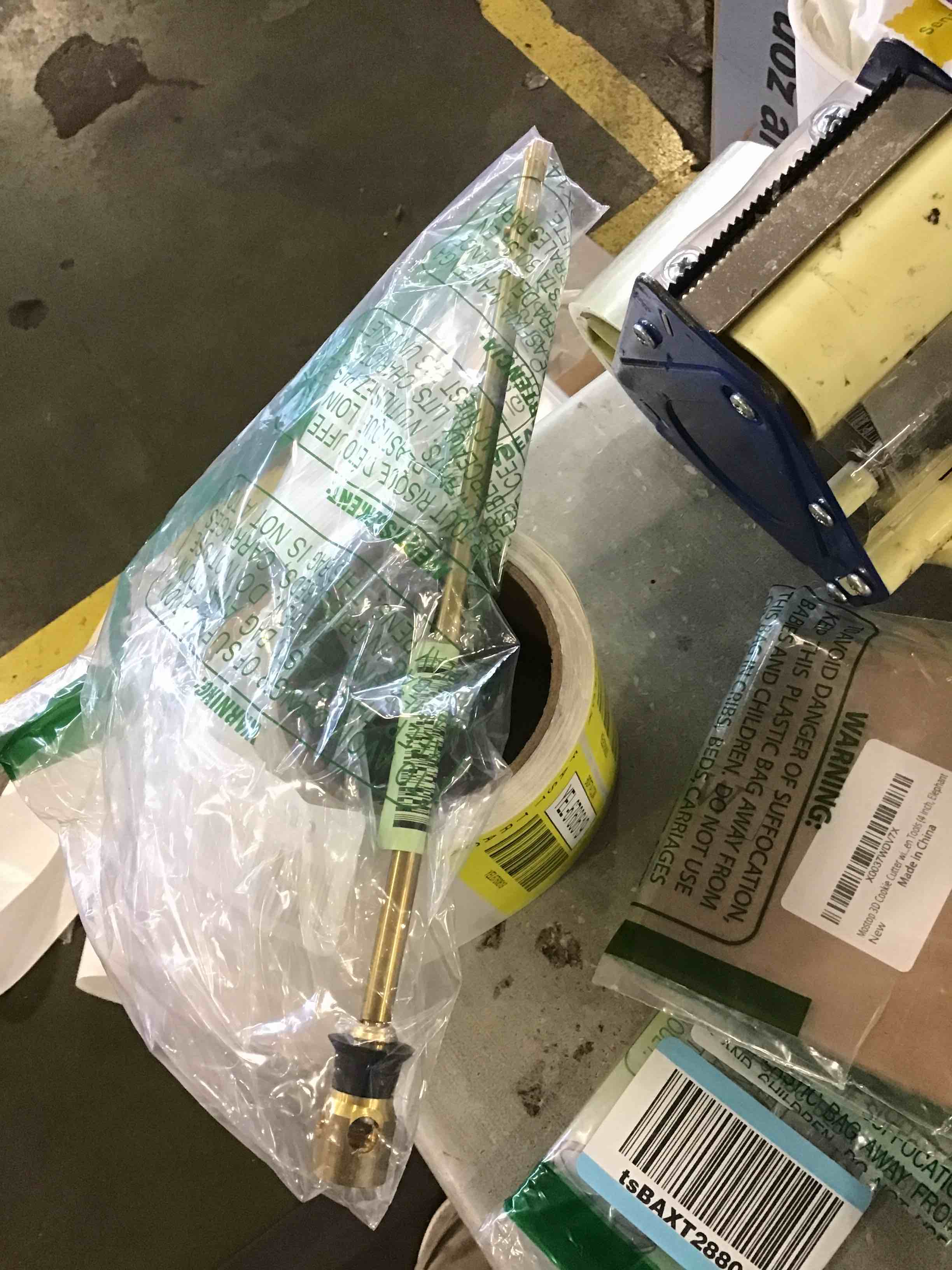 https://s3.amazonaws.com/lotting-images-prod/bidfta/YEL6760618_1723560622453.jpeg
