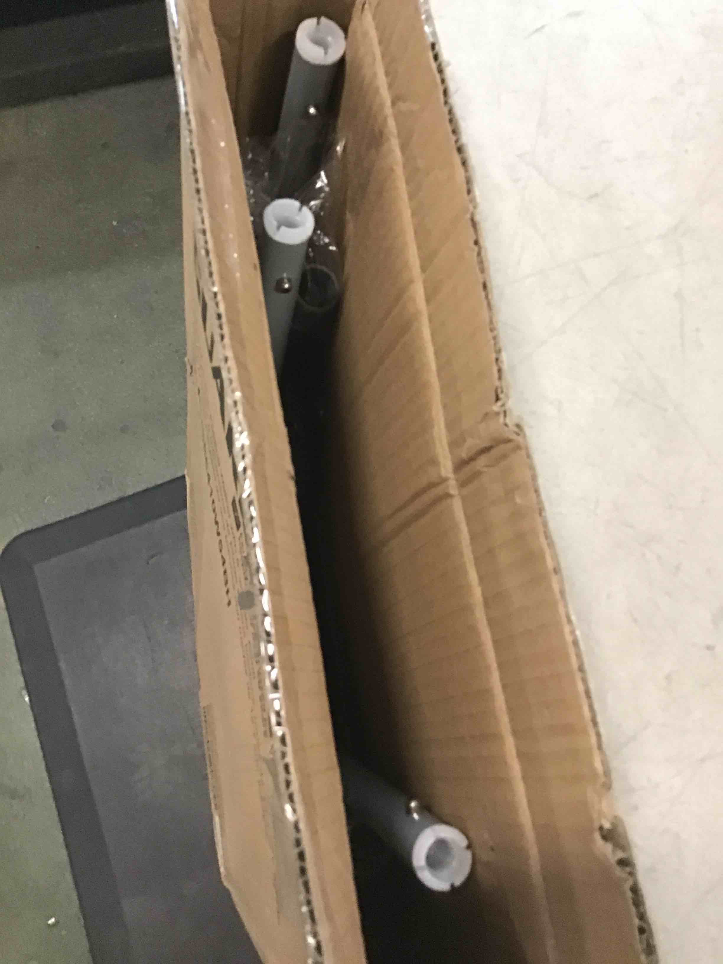 https://s3.amazonaws.com/lotting-images-prod/bidfta/YEL6766661_1723226427622.jpeg
