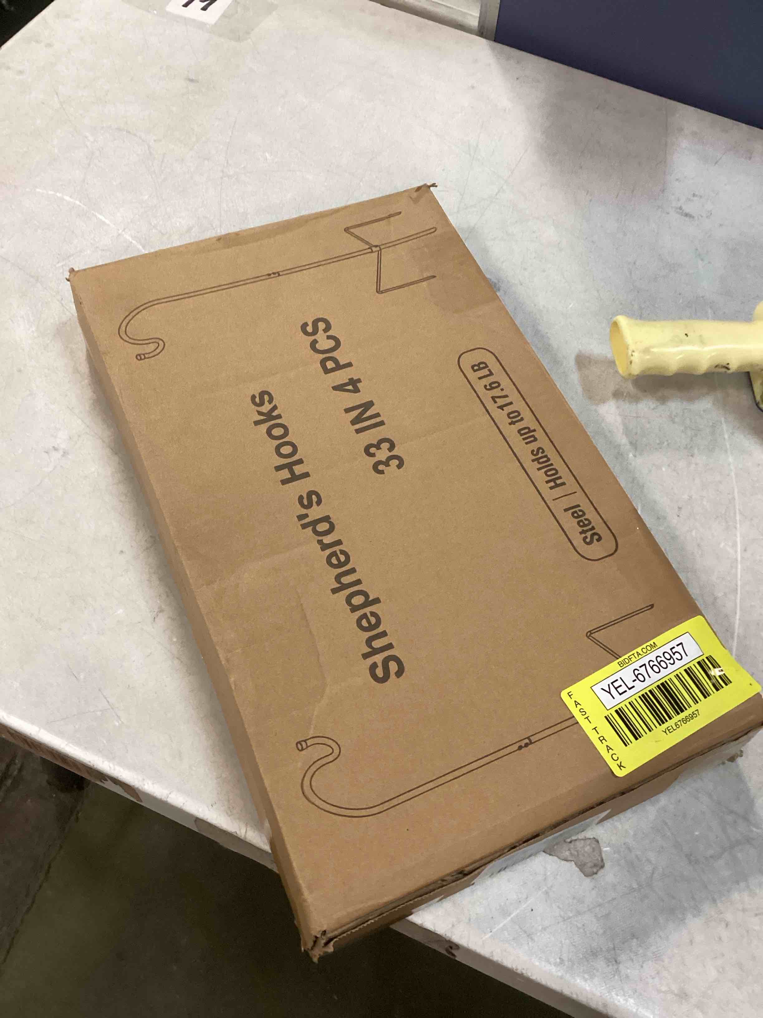 https://s3.amazonaws.com/lotting-images-prod/bidfta/YEL6766957_1722342294712.jpeg