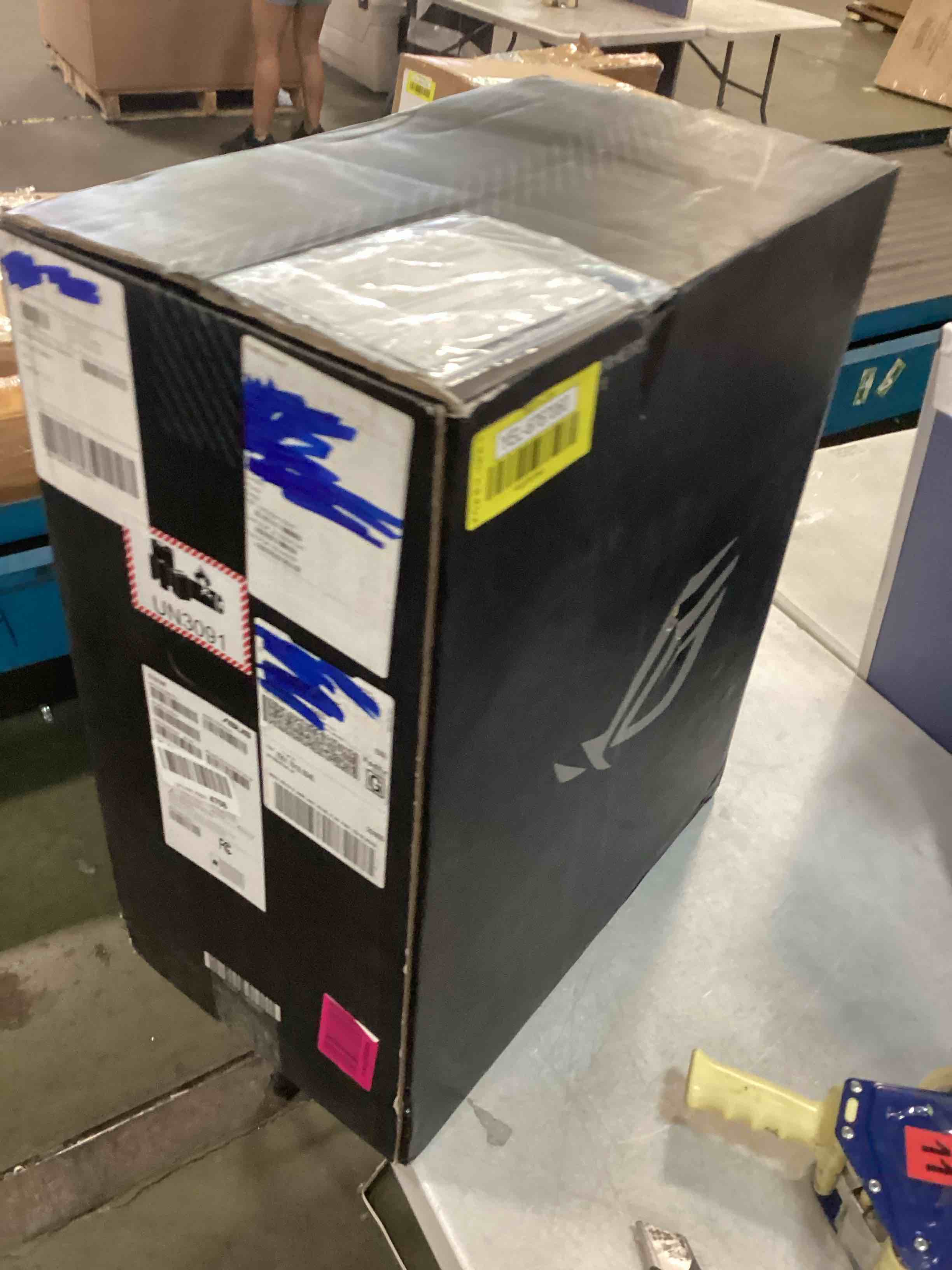 https://s3.amazonaws.com/lotting-images-prod/bidfta/YEL6767060_1722354879029.jpeg