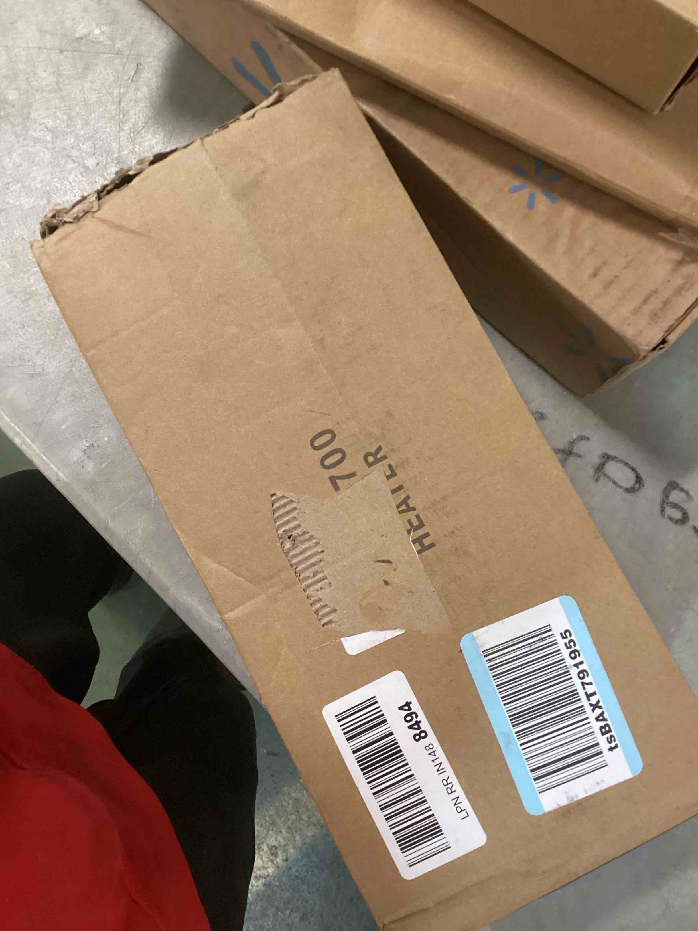 https://s3.amazonaws.com/lotting-images-prod/bidfta/YEL6767488_1722514352977.jpeg