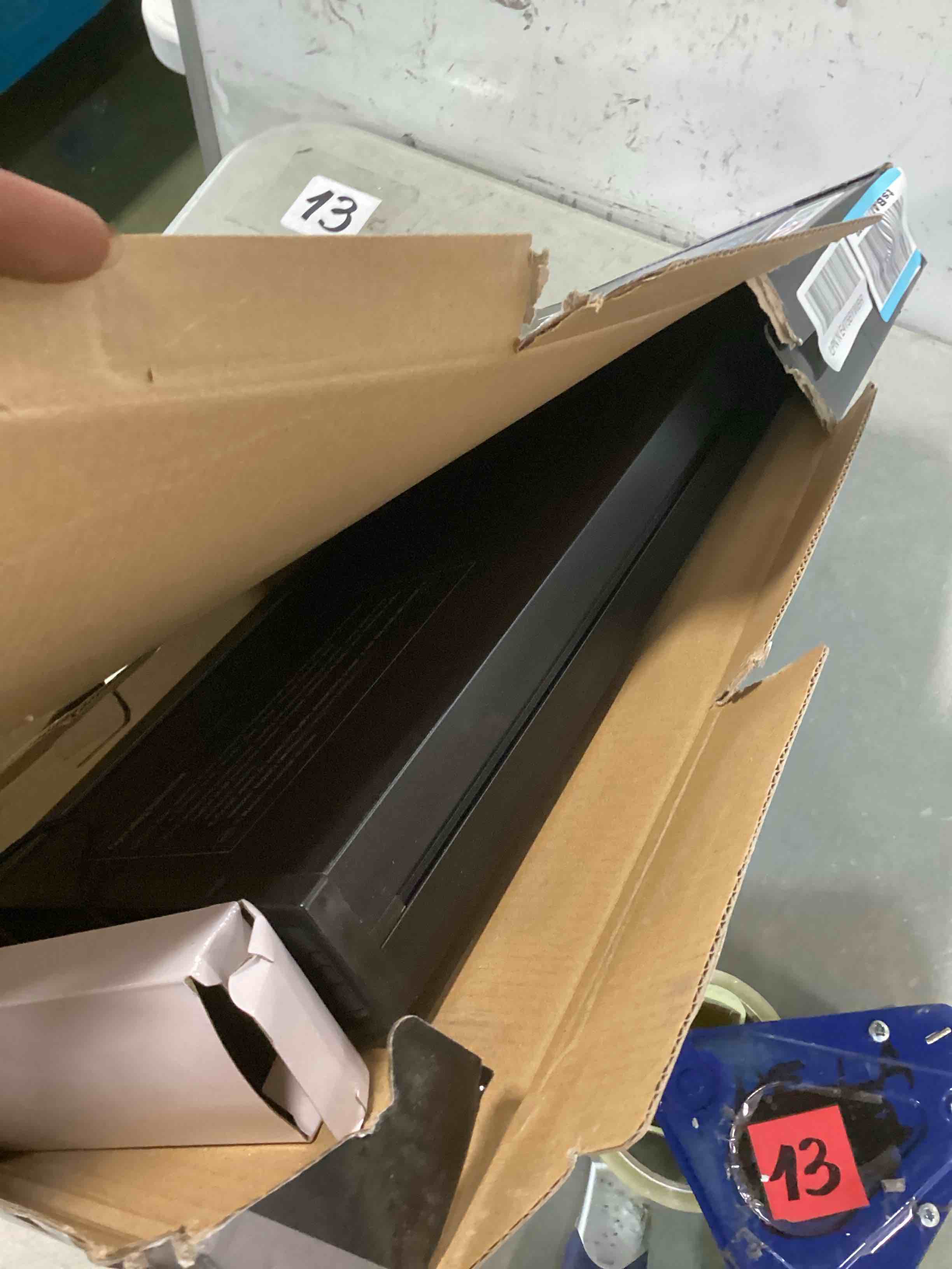https://s3.amazonaws.com/lotting-images-prod/bidfta/YEL6767641_1722533066300.jpeg