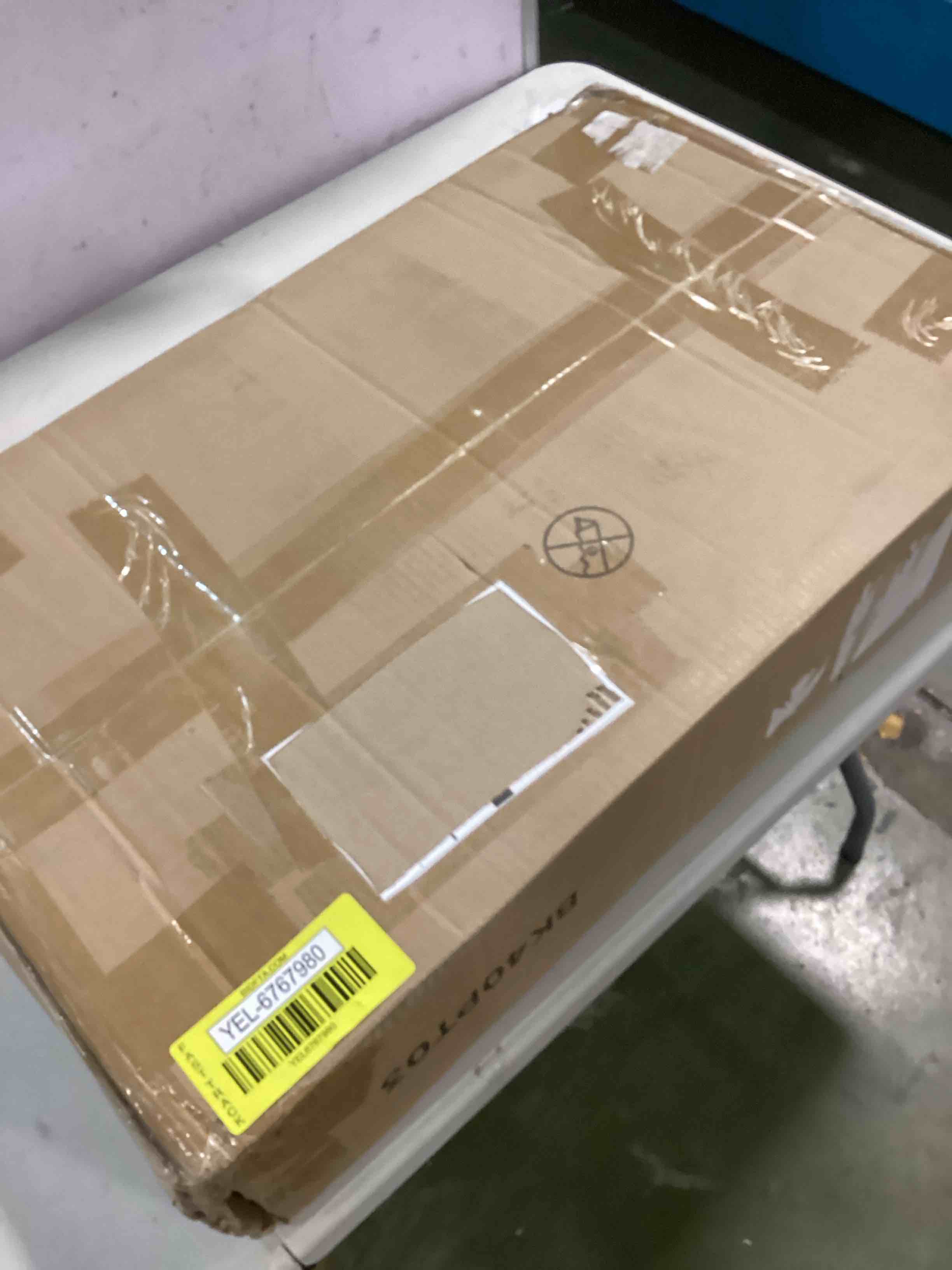 https://s3.amazonaws.com/lotting-images-prod/bidfta/YEL6767980_1722629829559.jpeg
