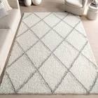 nuLOOM Tess Moroccan Shag Area Rug - 2’6” x 6’ Shag Area Rug Modern/Contemporary White/Grey Rugs for Living Room Bedroom Dining Room Nursery