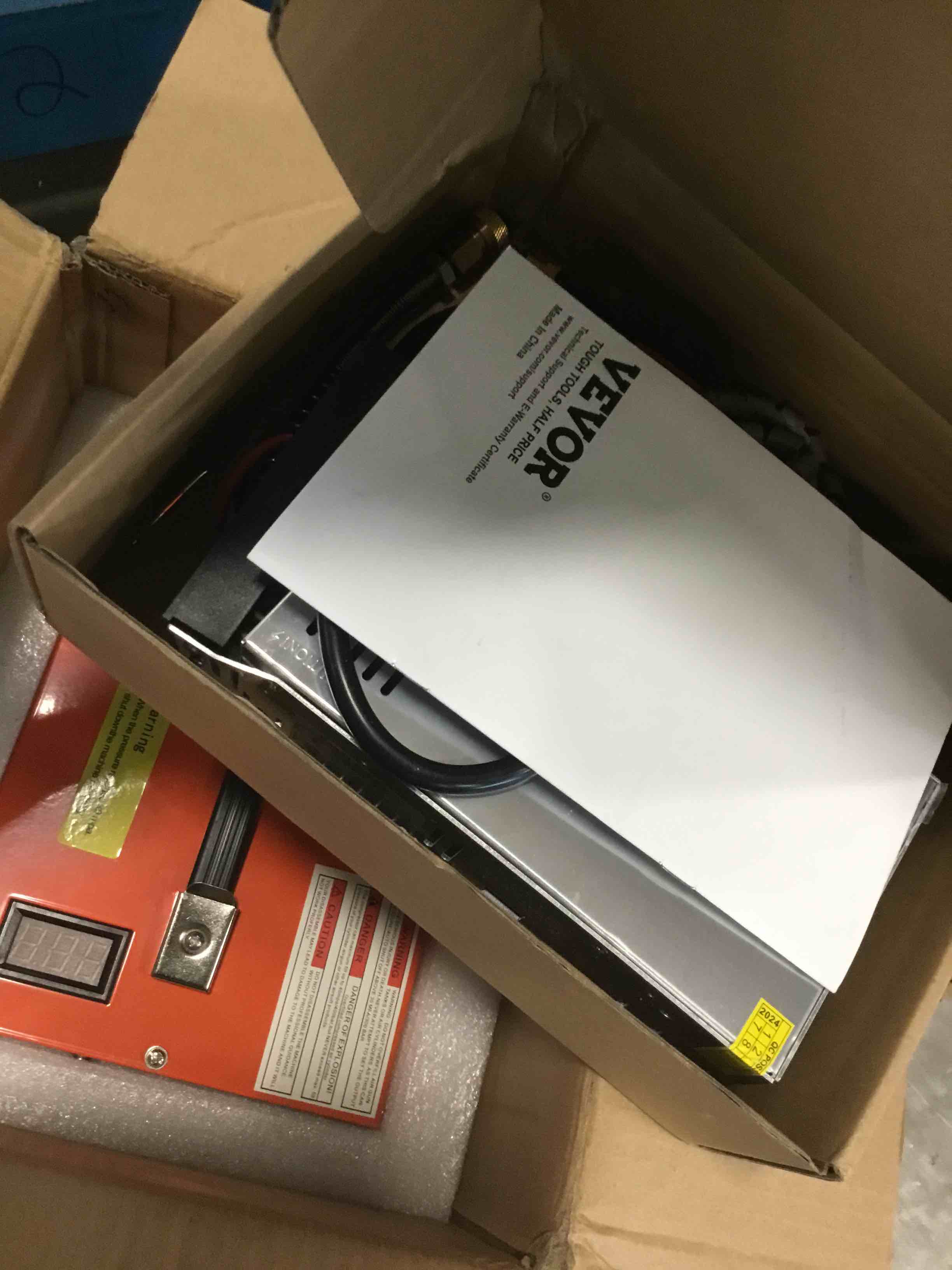 https://s3.amazonaws.com/lotting-images-prod/bidfta/YEL6769142_1722885709757.jpeg