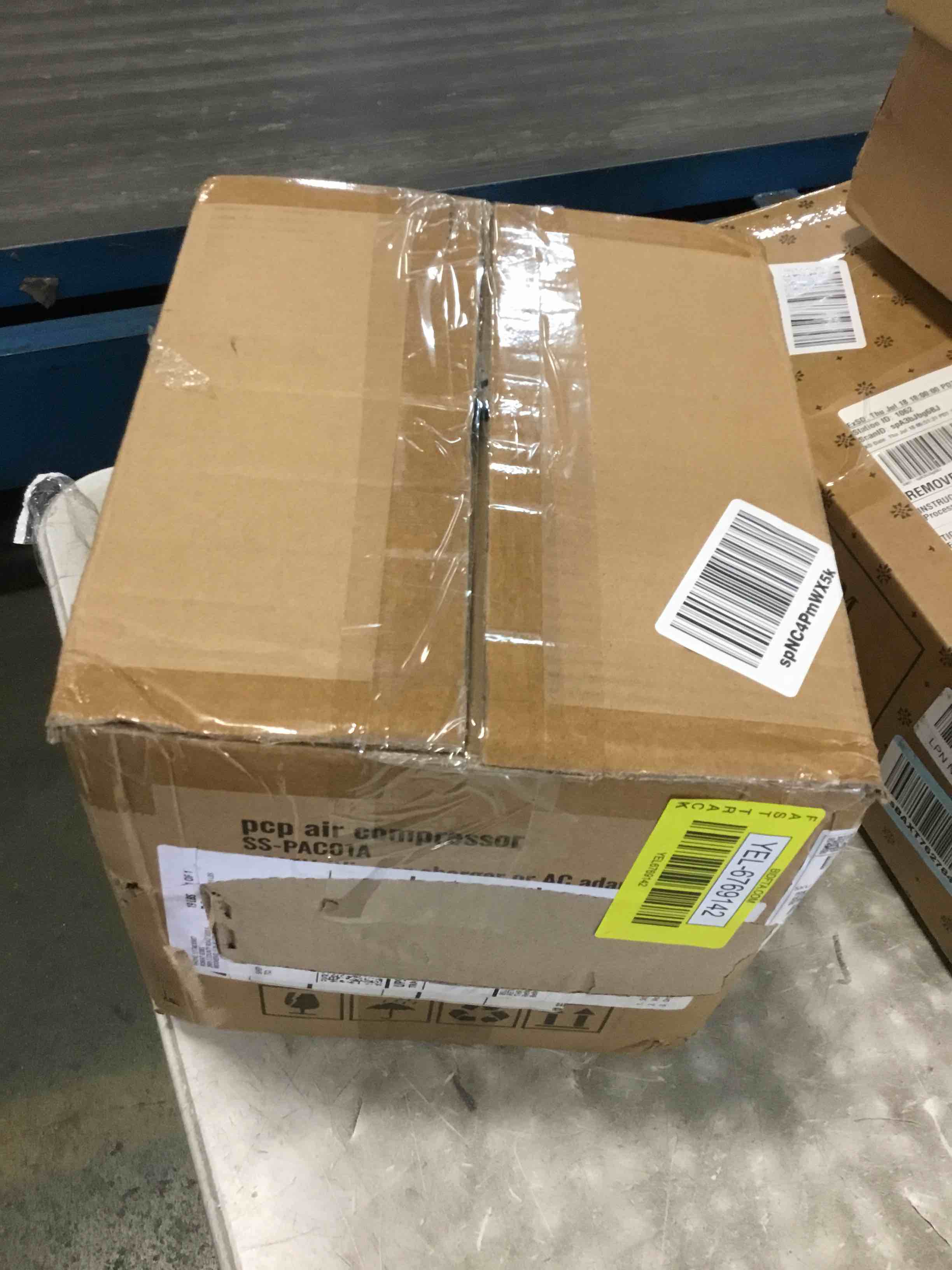 https://s3.amazonaws.com/lotting-images-prod/bidfta/YEL6769142_1722885732588.jpeg