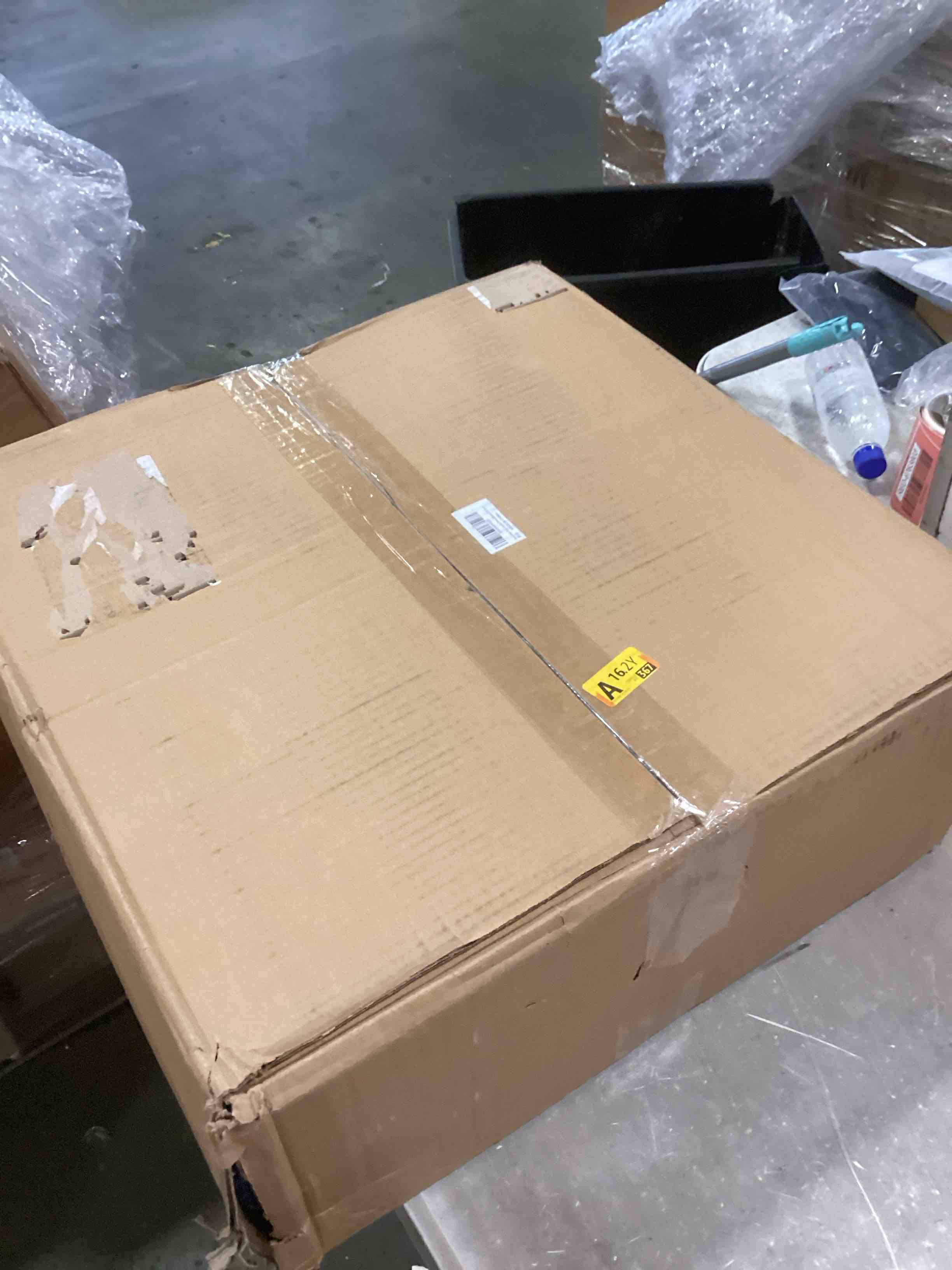 https://s3.amazonaws.com/lotting-images-prod/bidfta/YEL6770066_1722613034500.jpeg