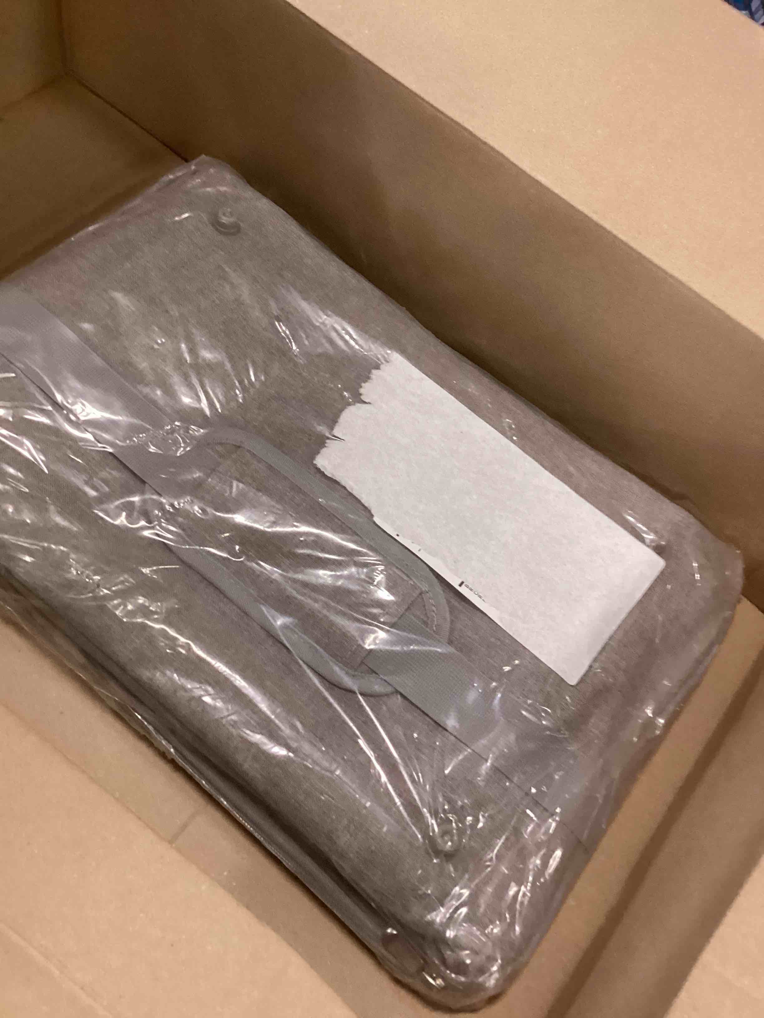 https://s3.amazonaws.com/lotting-images-prod/bidfta/YEL6770275_1722868727195.jpeg
