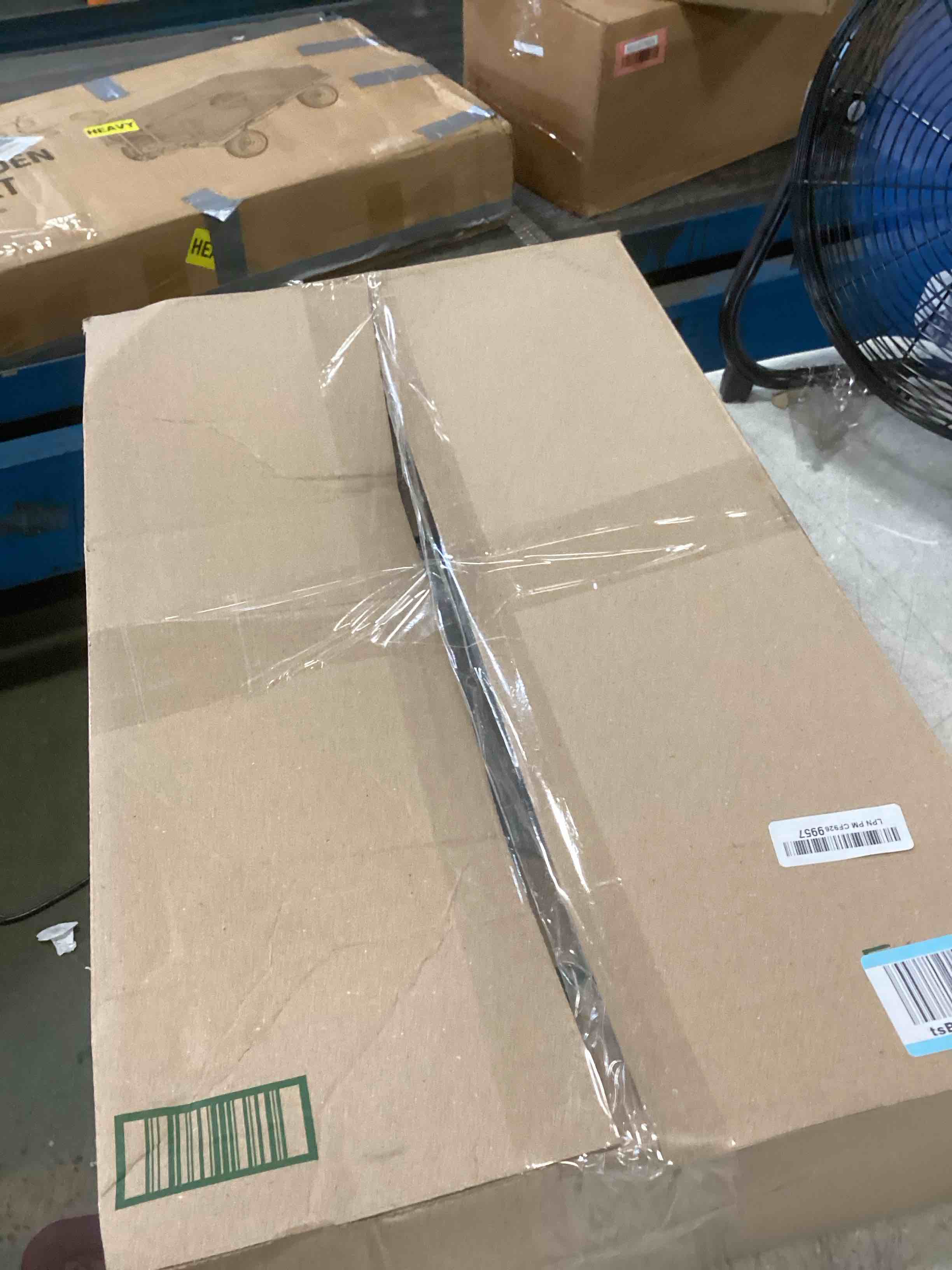 https://s3.amazonaws.com/lotting-images-prod/bidfta/YEL6770275_1722868752705.jpeg